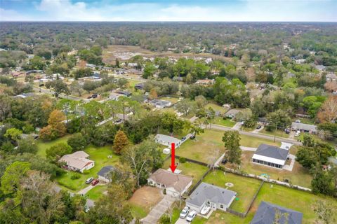 A home in DEBARY