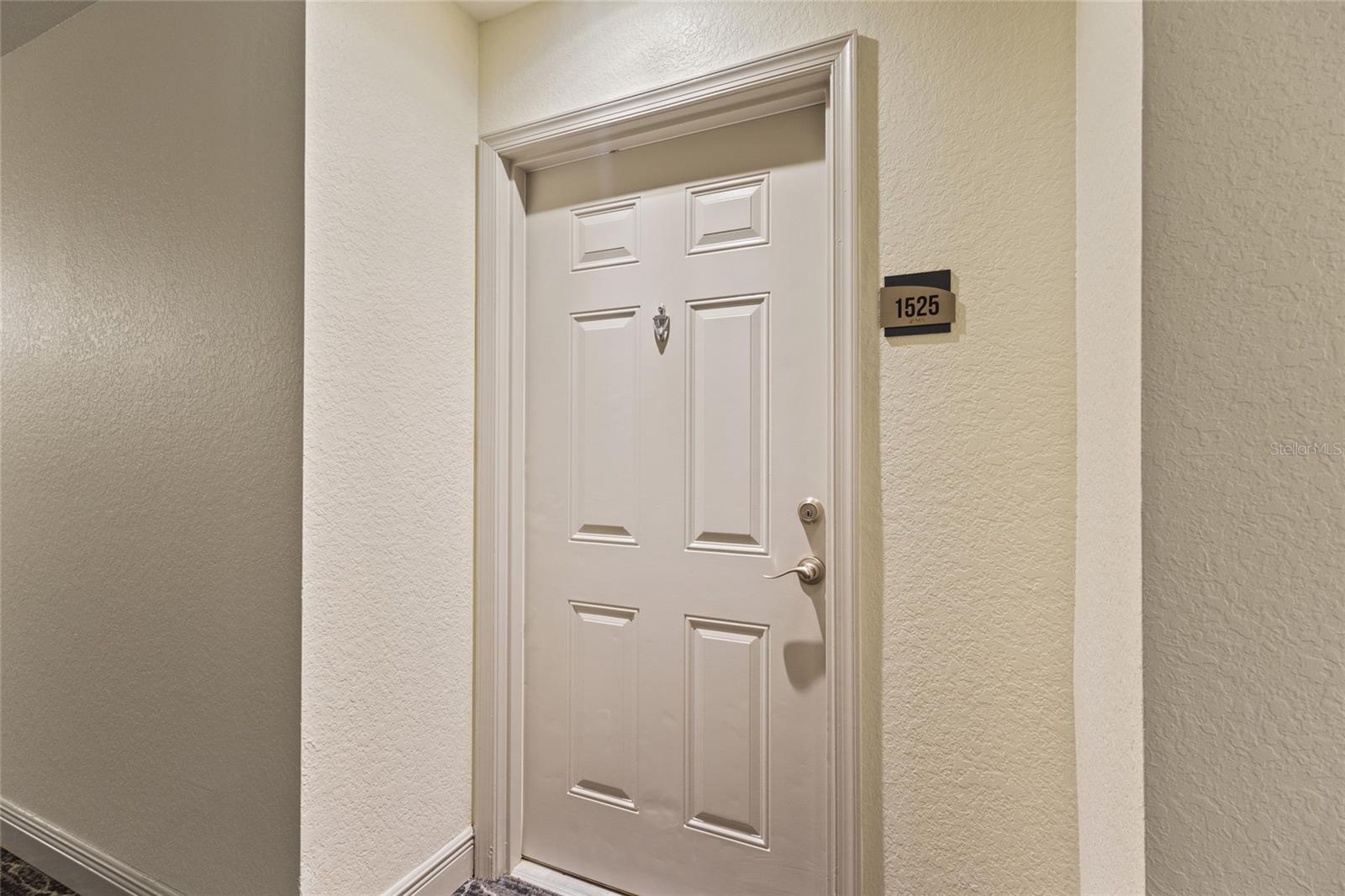 1064 N TAMIAMI TRAIL 1525