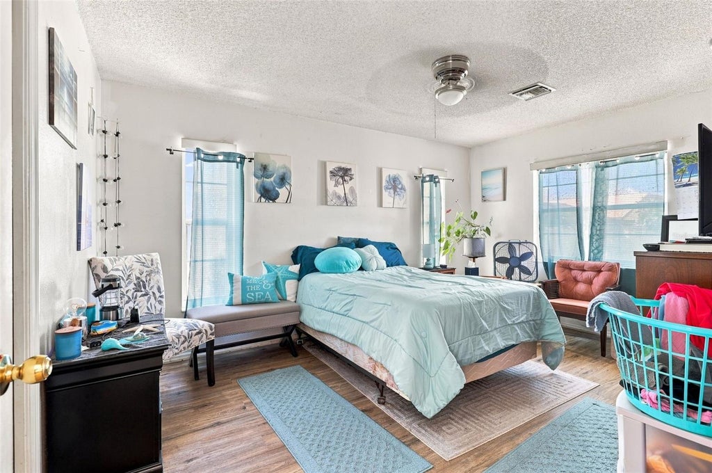 Photo of 7833 38th Court E, Sarasota, FL 34243 (MLS # O6440255)