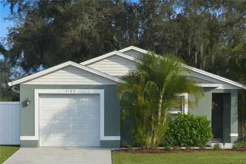 Photo of 2103 W Perio Street, Tampa, FL 33612 (MLS # TB8451193)