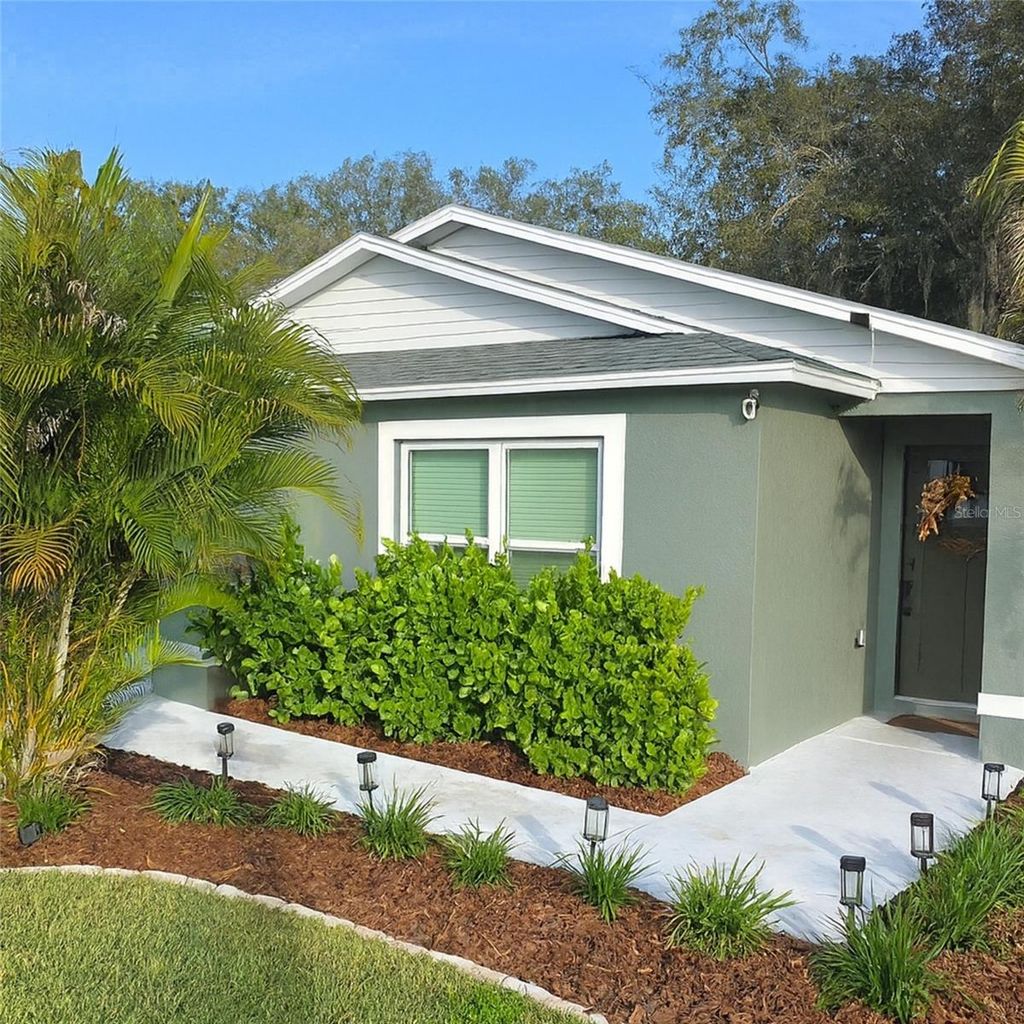 Photo of 2103 W Perio Street, Tampa, FL 33612 (MLS # TB8451193)