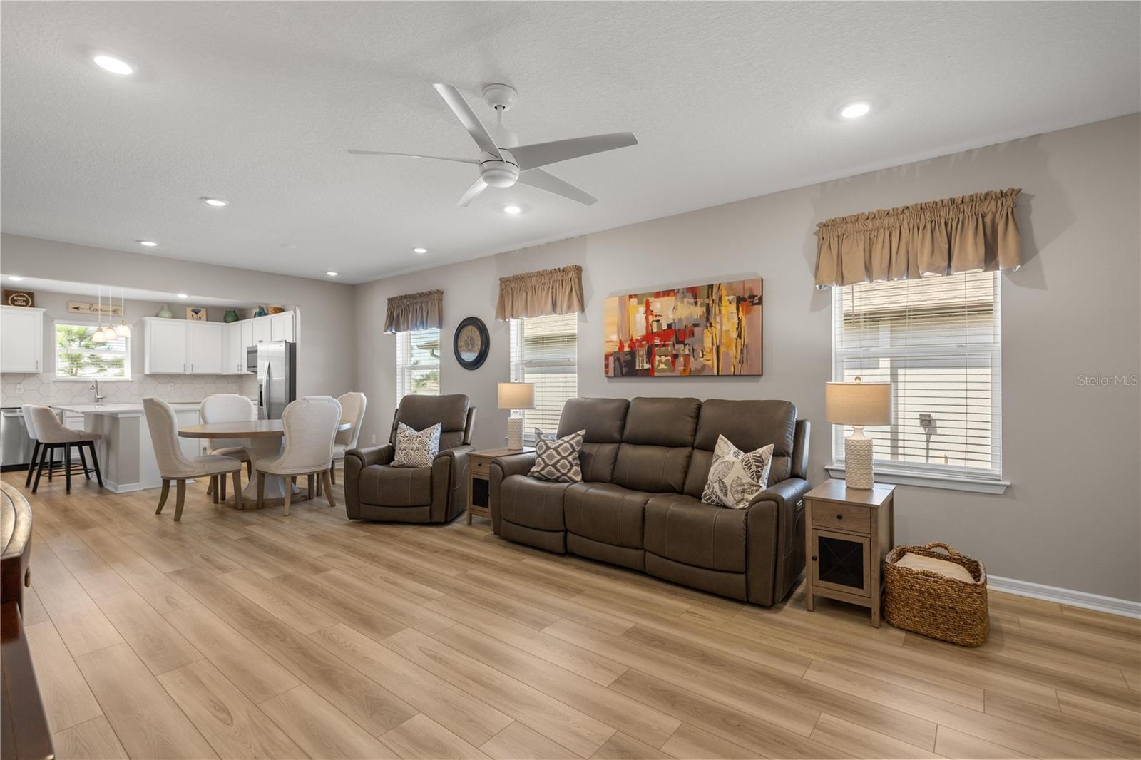 STONE CRK BY DEL WEBB SUNDANCE - Residential