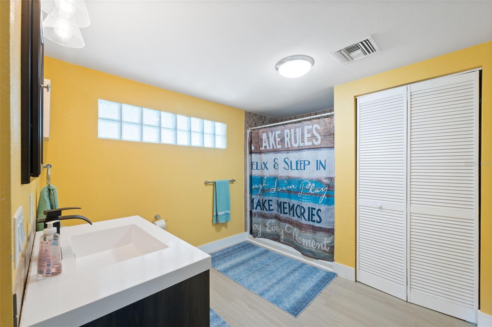 RIVER BEND UNIT 06 - Residential