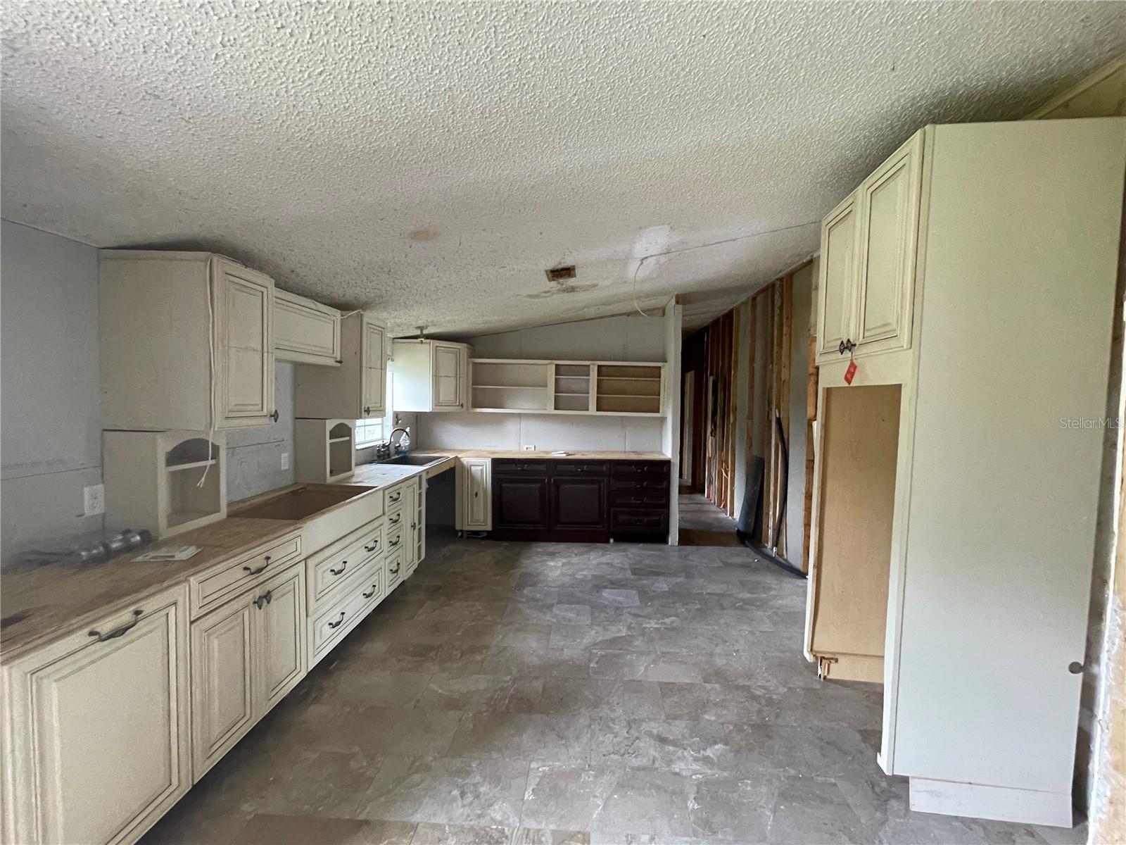 PAULA HEIGHTS - Residential