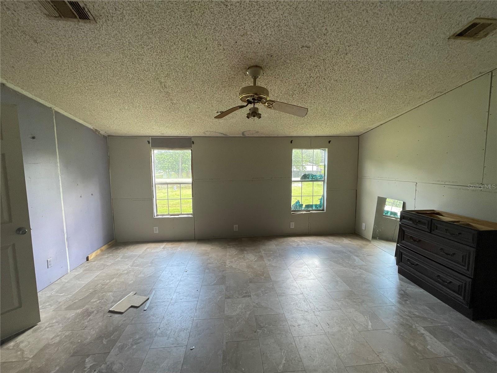 PAULA HEIGHTS - Residential
