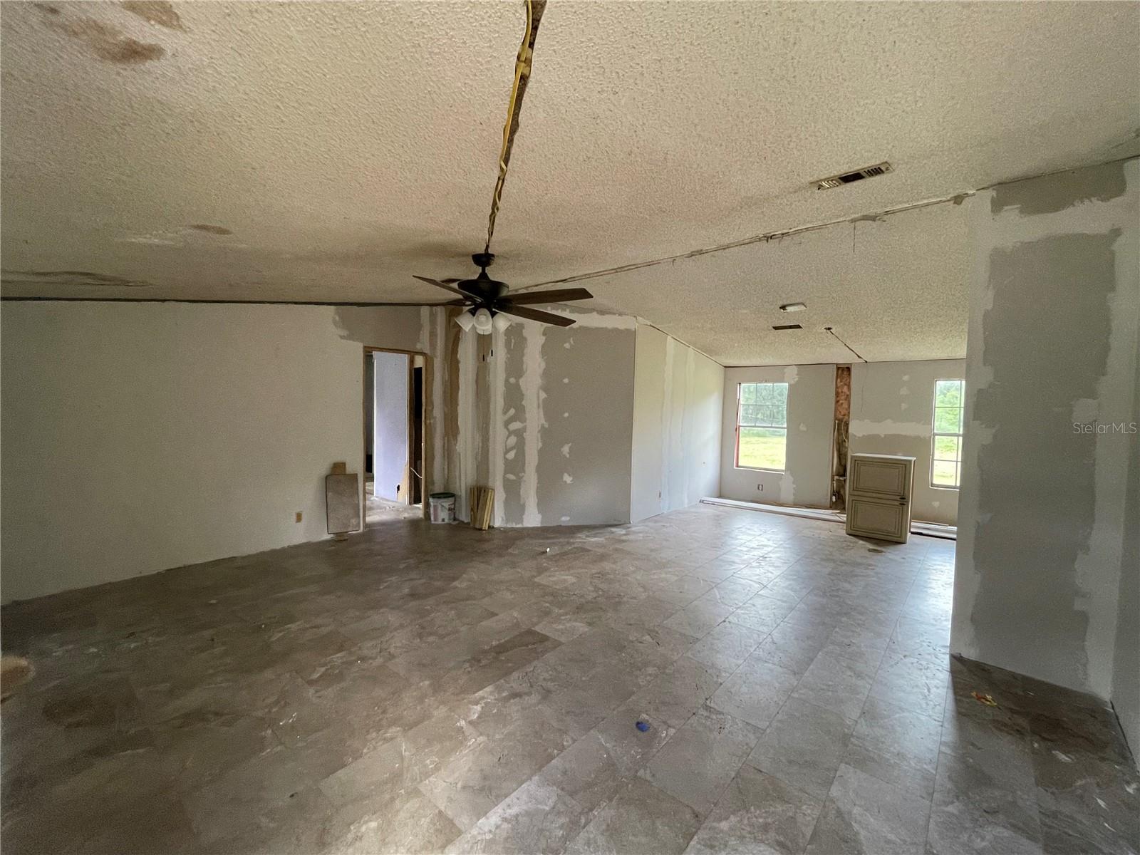 PAULA HEIGHTS - Residential