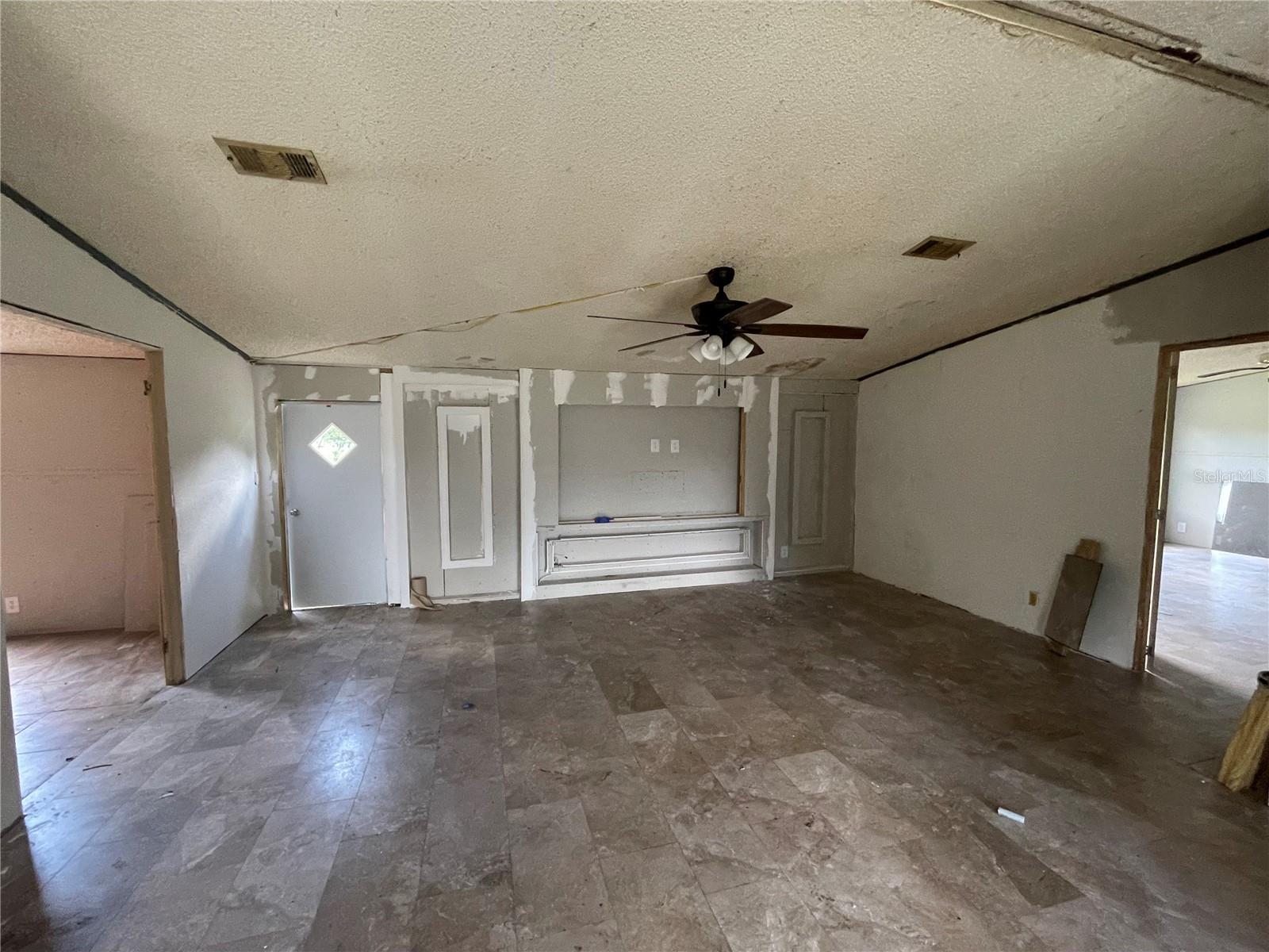 PAULA HEIGHTS - Residential