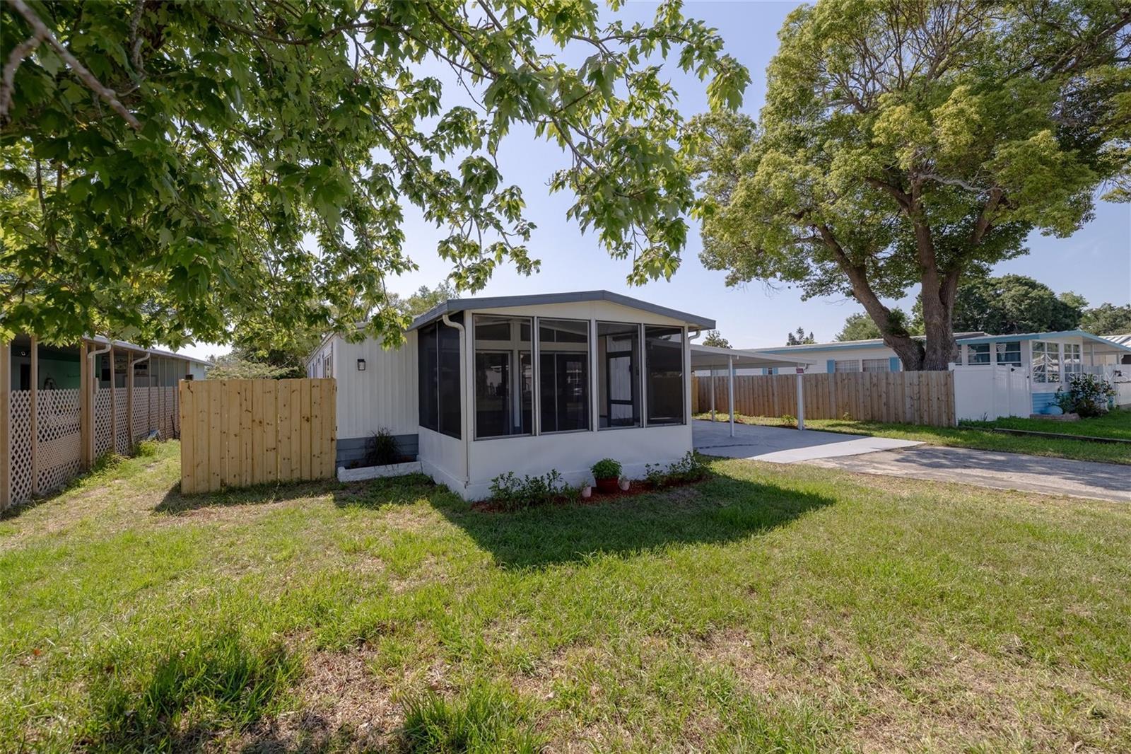 BAREFOOT PARK - Residential