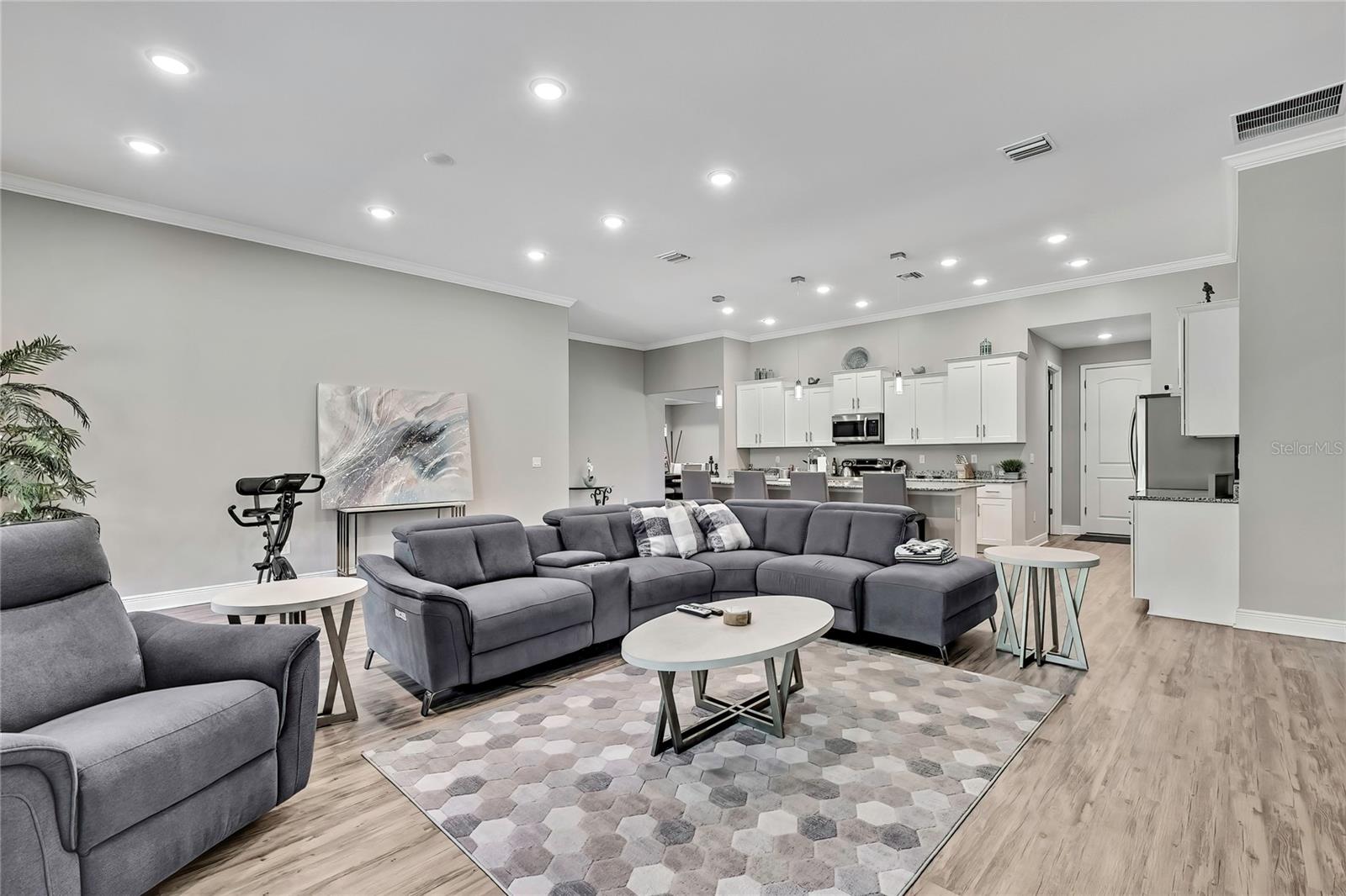 WOODLAND WATERS PH 6 - Residential