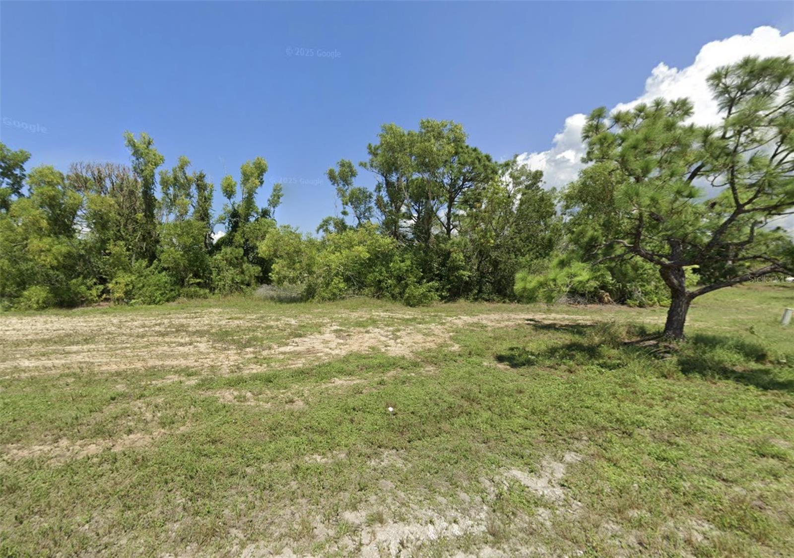 Exceptional vacant land for your Florida dream home or your ideal vacation home. This 0.34 acre lot is conveniently located just minutes from I-75 and a short drive to Florida's beautiful west coast beaches. Enjoy the tranquility of coastal living with easy access to urban amenities. Bring your vision to this well situated lot and make your dreams a reality. Don't wait. Contact us today to learn more and to secure your spot in paradise.