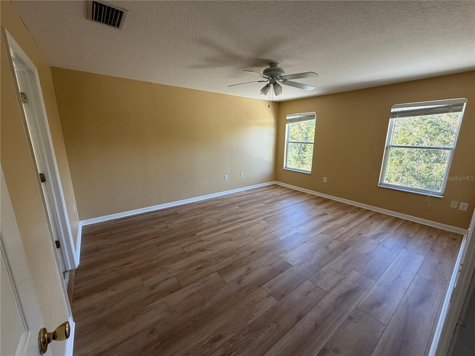 CREEK VIEW - Residential Lease