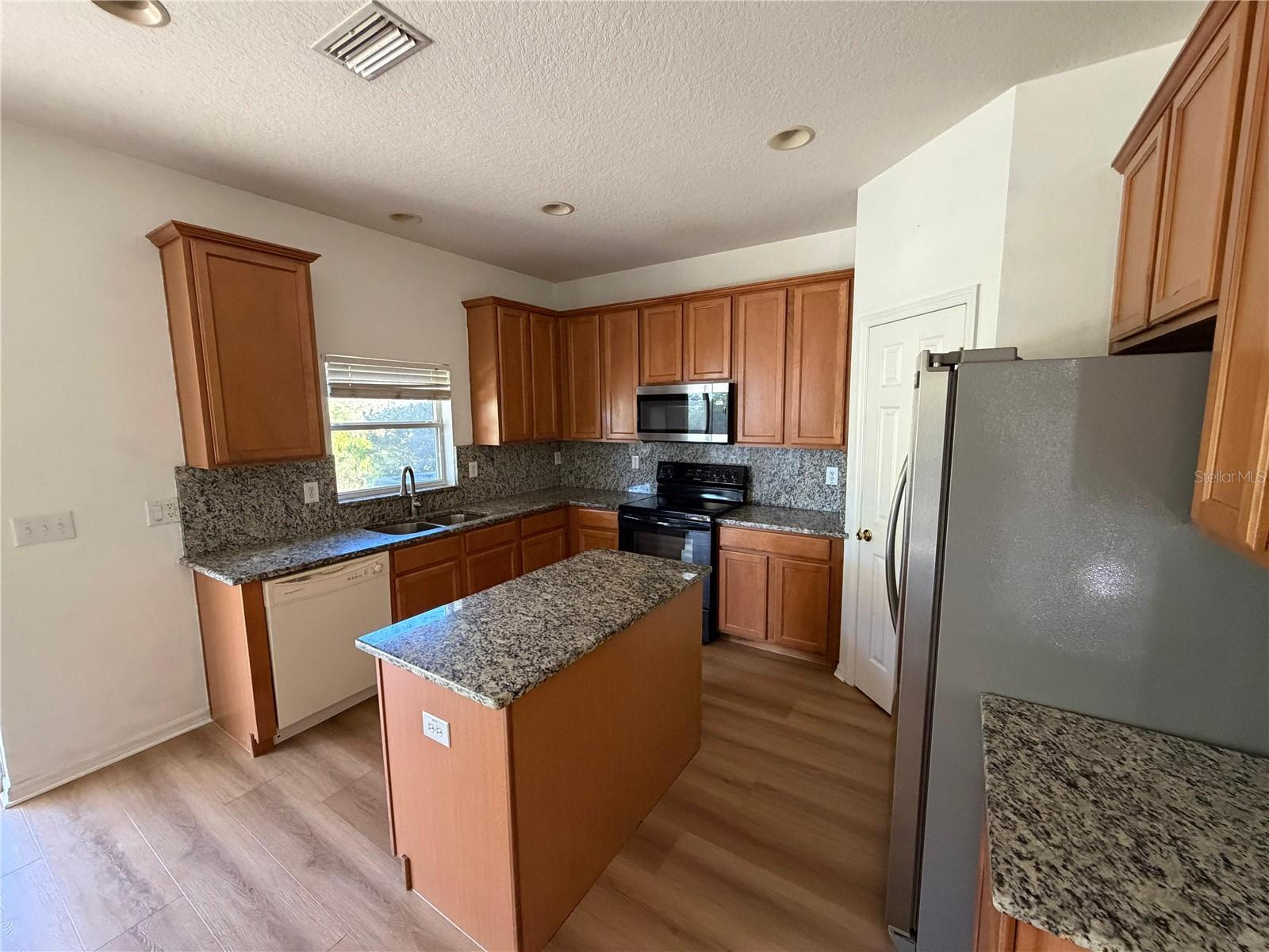 CREEK VIEW - Residential Lease