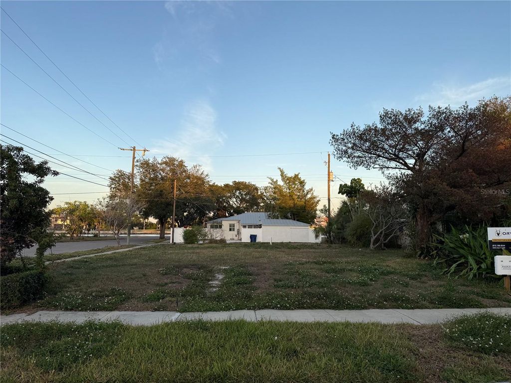 Photo of 401 Columbia Drive, Tampa, FL 33606 (MLS # TB8458006)