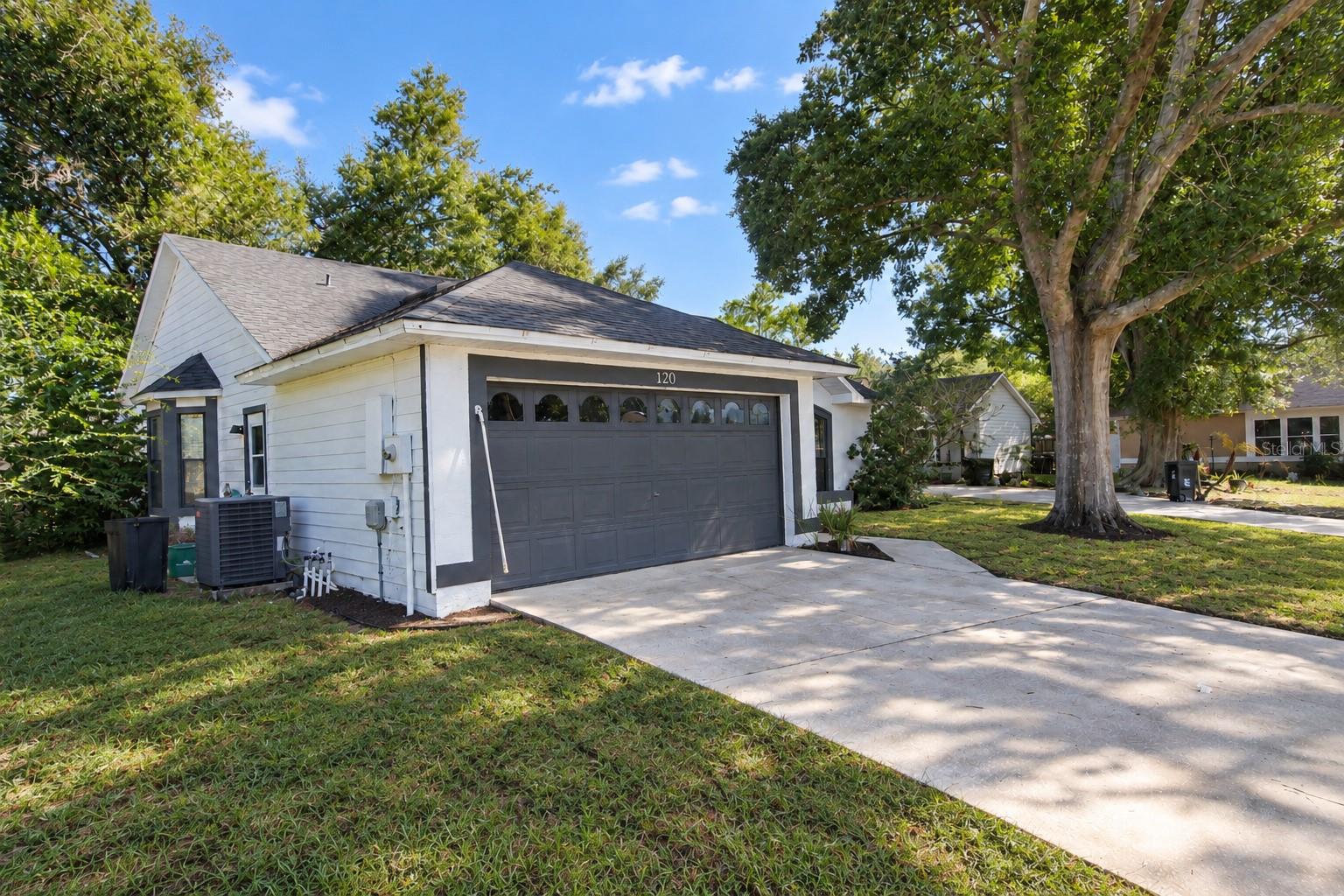 120 N ABERDEEN CIRCLE