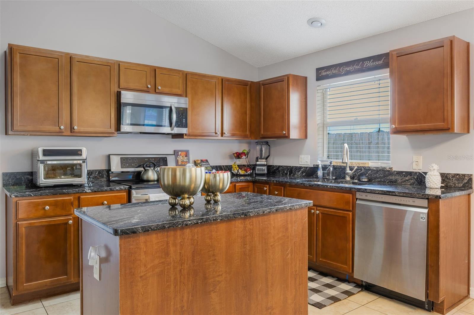 WOODFIELD OAKS - Residential