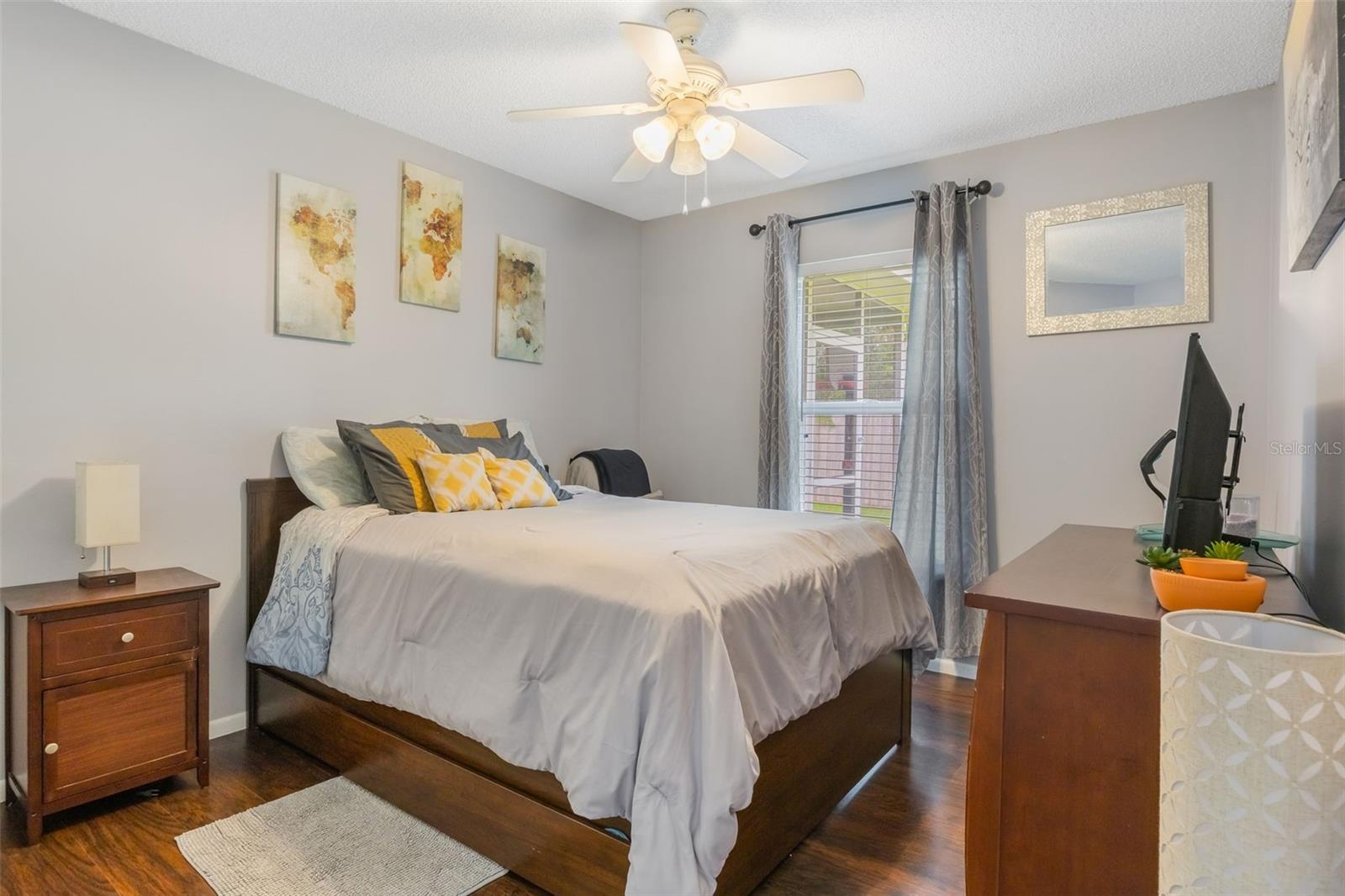 WOODFIELD OAKS - Residential