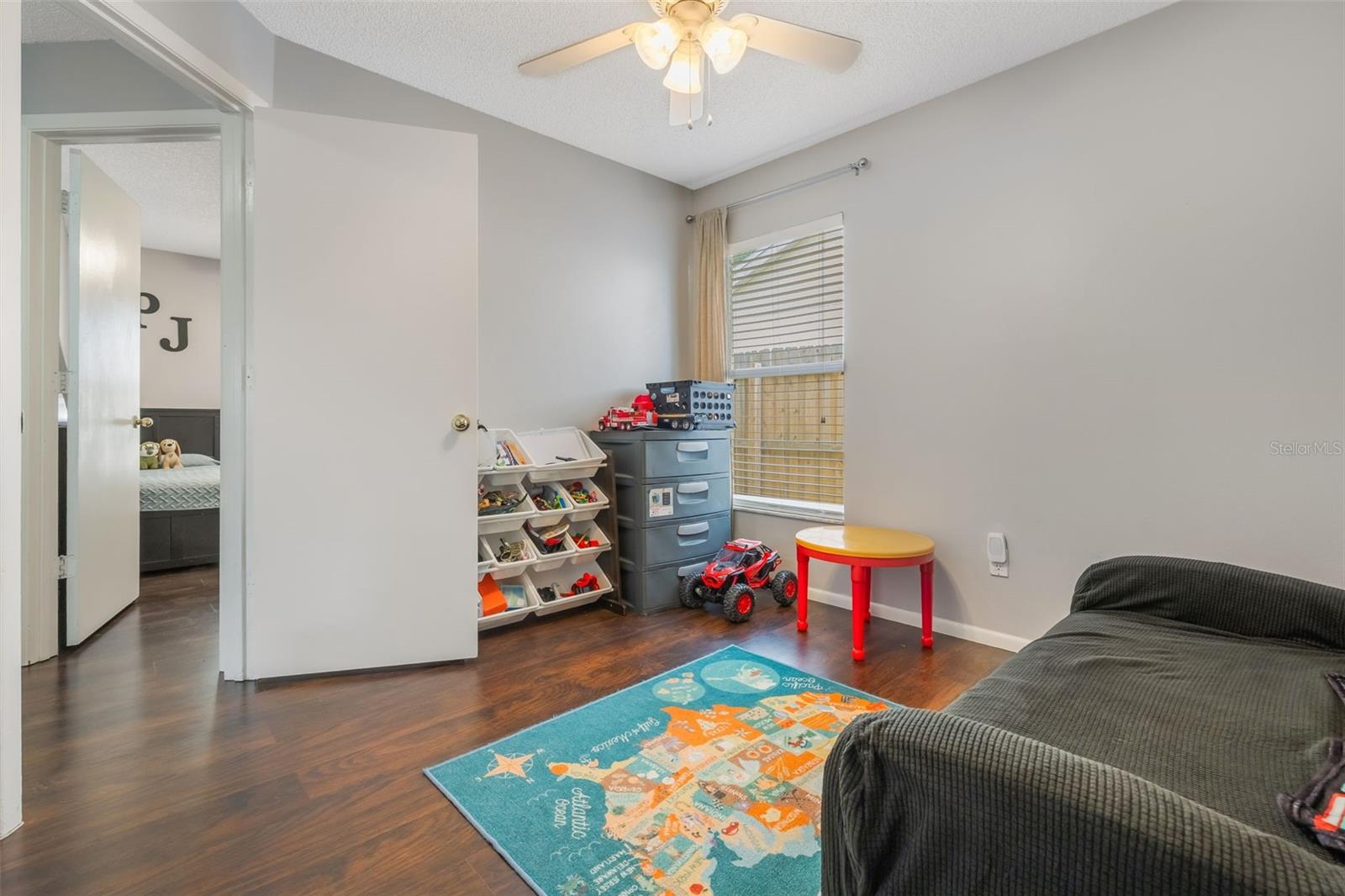 WOODFIELD OAKS - Residential