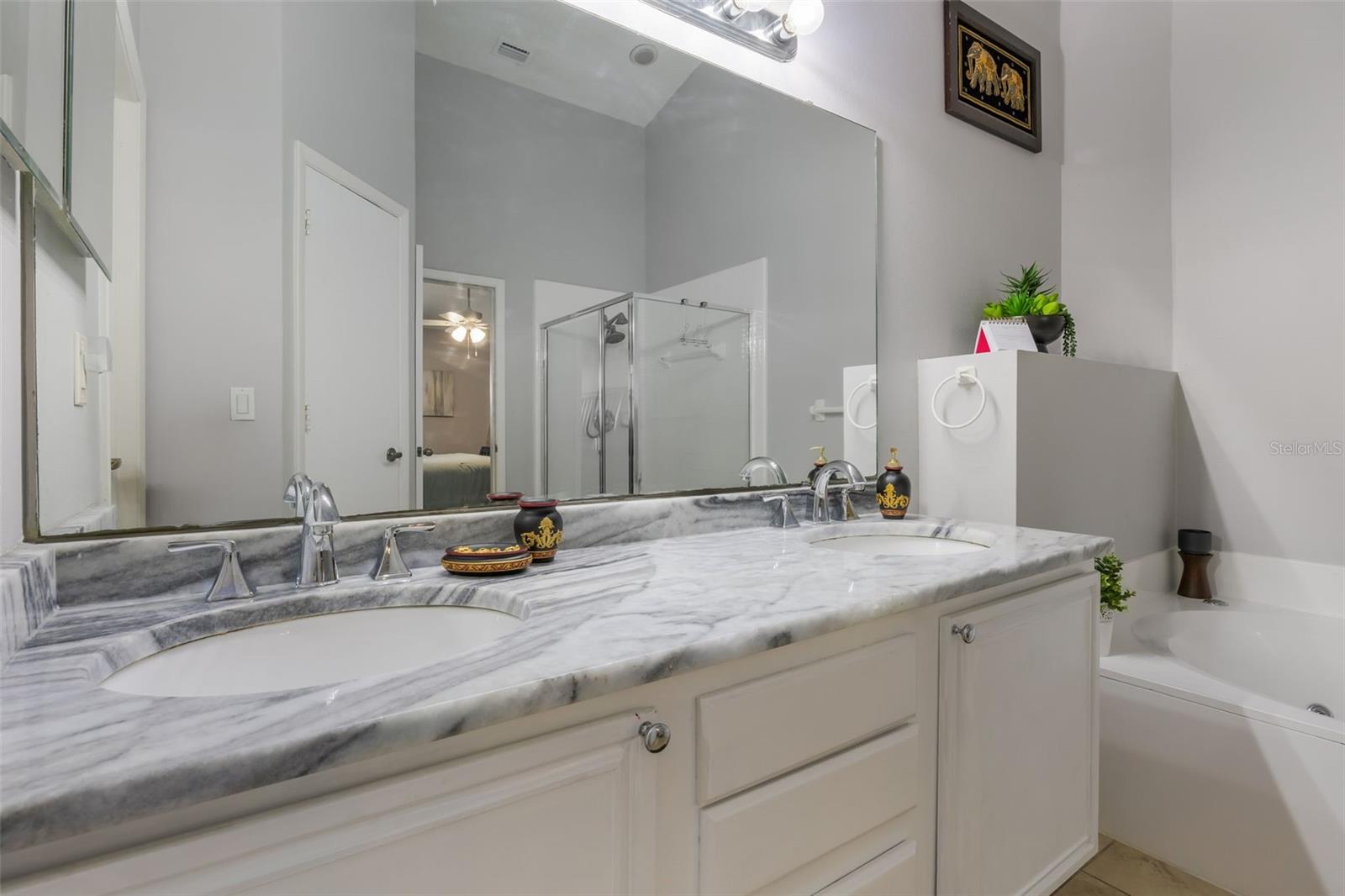 WOODFIELD OAKS - Residential