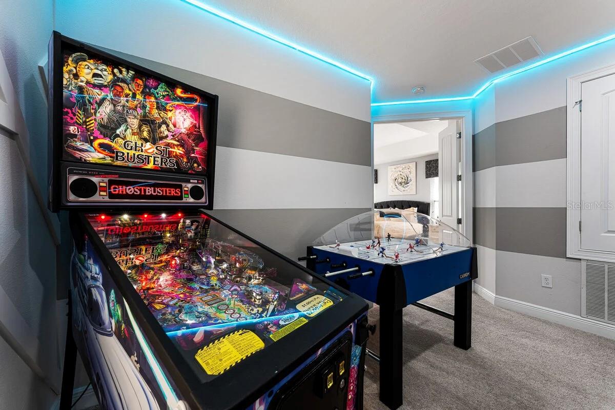 REUNION WEST VLGS NORTH - Residential