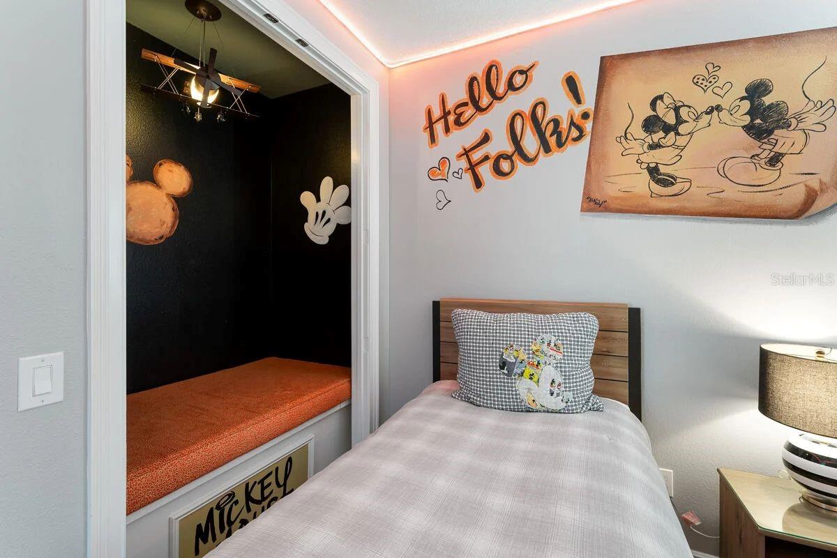 REUNION WEST VLGS NORTH - Residential