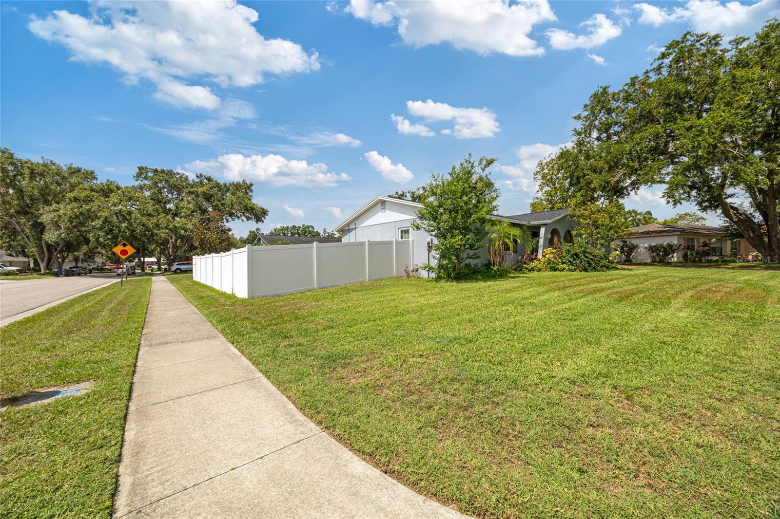 602 HILLPOINT WAY