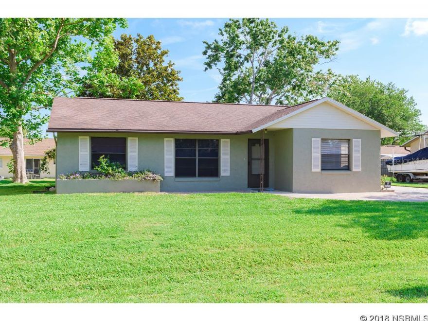 This concrete block home is located in a quiet neighborhood with beautiful curb appeal. It sits on a 75 foot wide lot with a screened in back porch and partially fenced in yard. Inside laundry, vaulted ceiling in living area, all chandeliers and light fixtures included, split bedroom plan. New flooring, newer appliances. Come see this cute home located close to town off Park Ave. ;Water: City