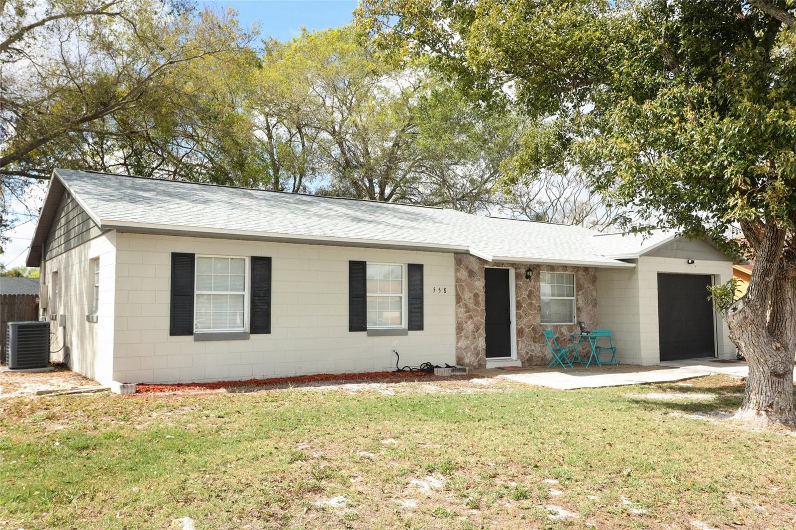 558 TYLER AVENUE