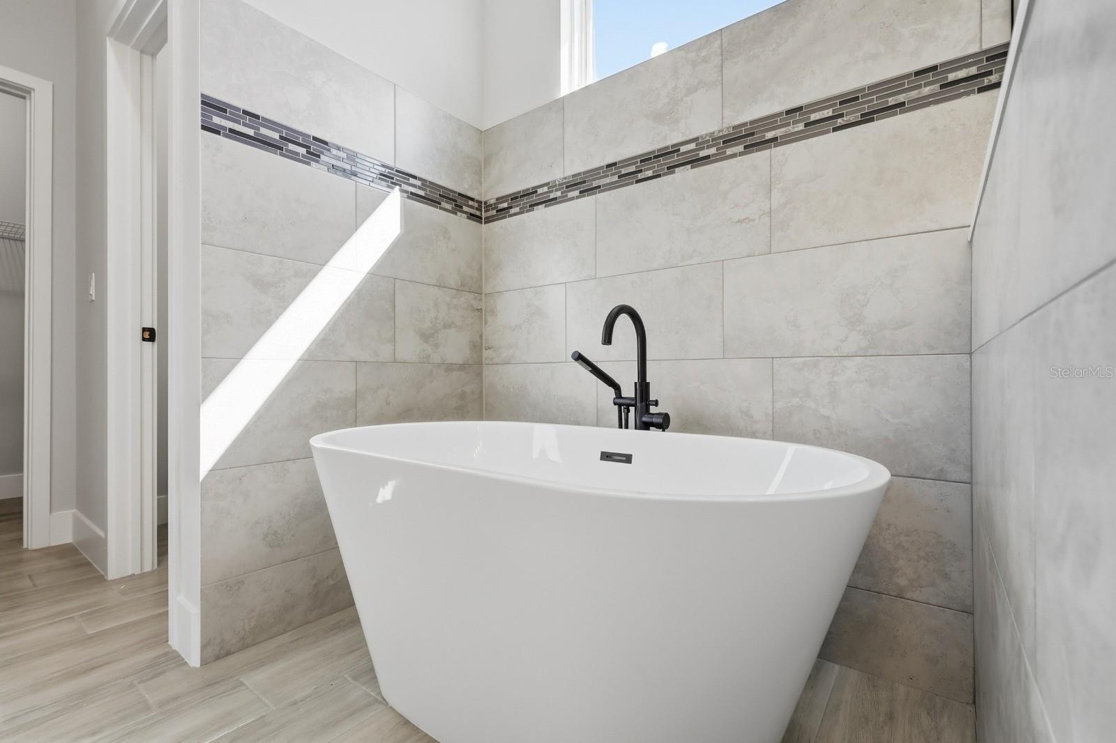 MARION OAKS UN 9 - Residential