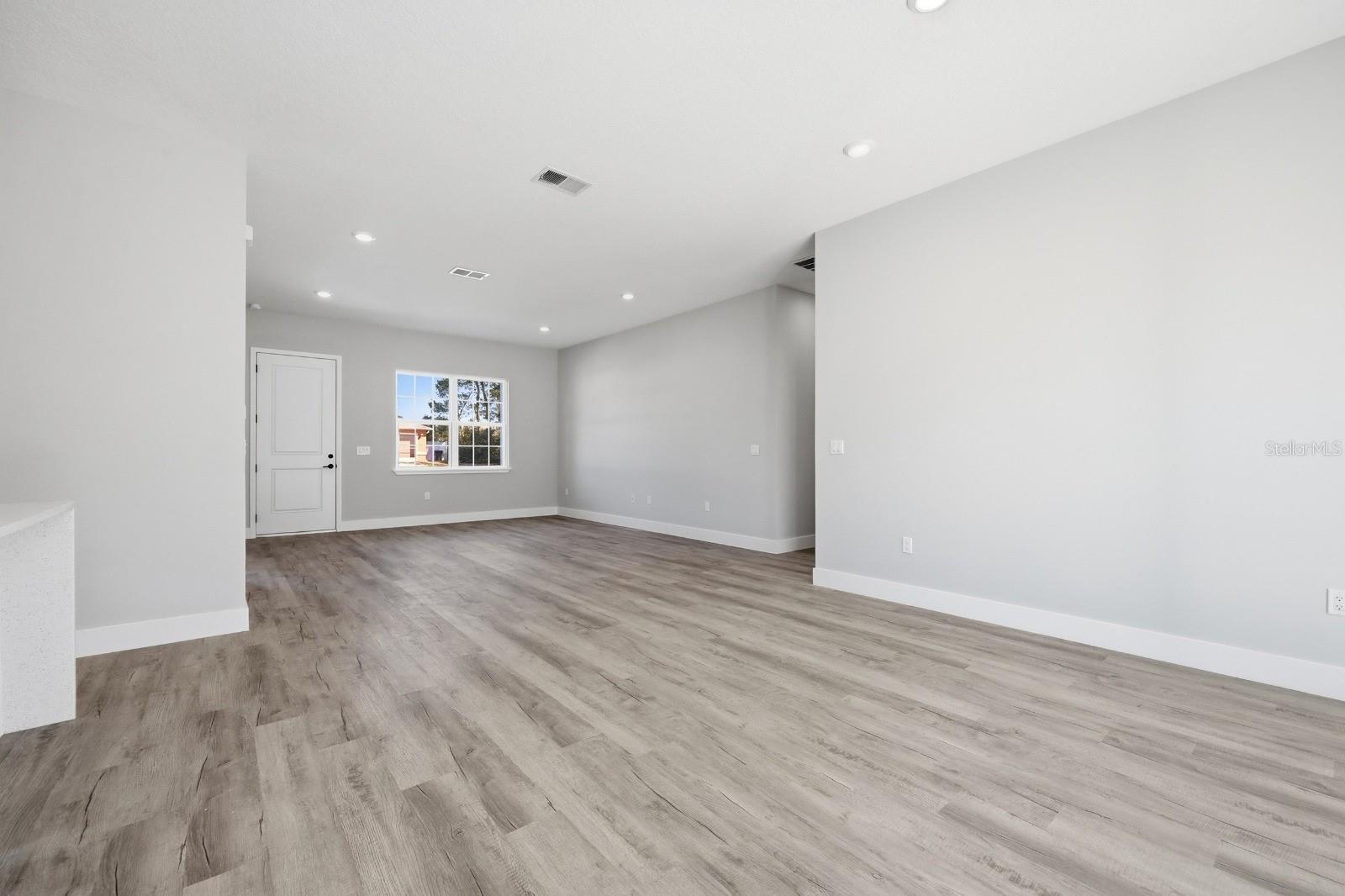 MARION OAKS UN 9 - Residential