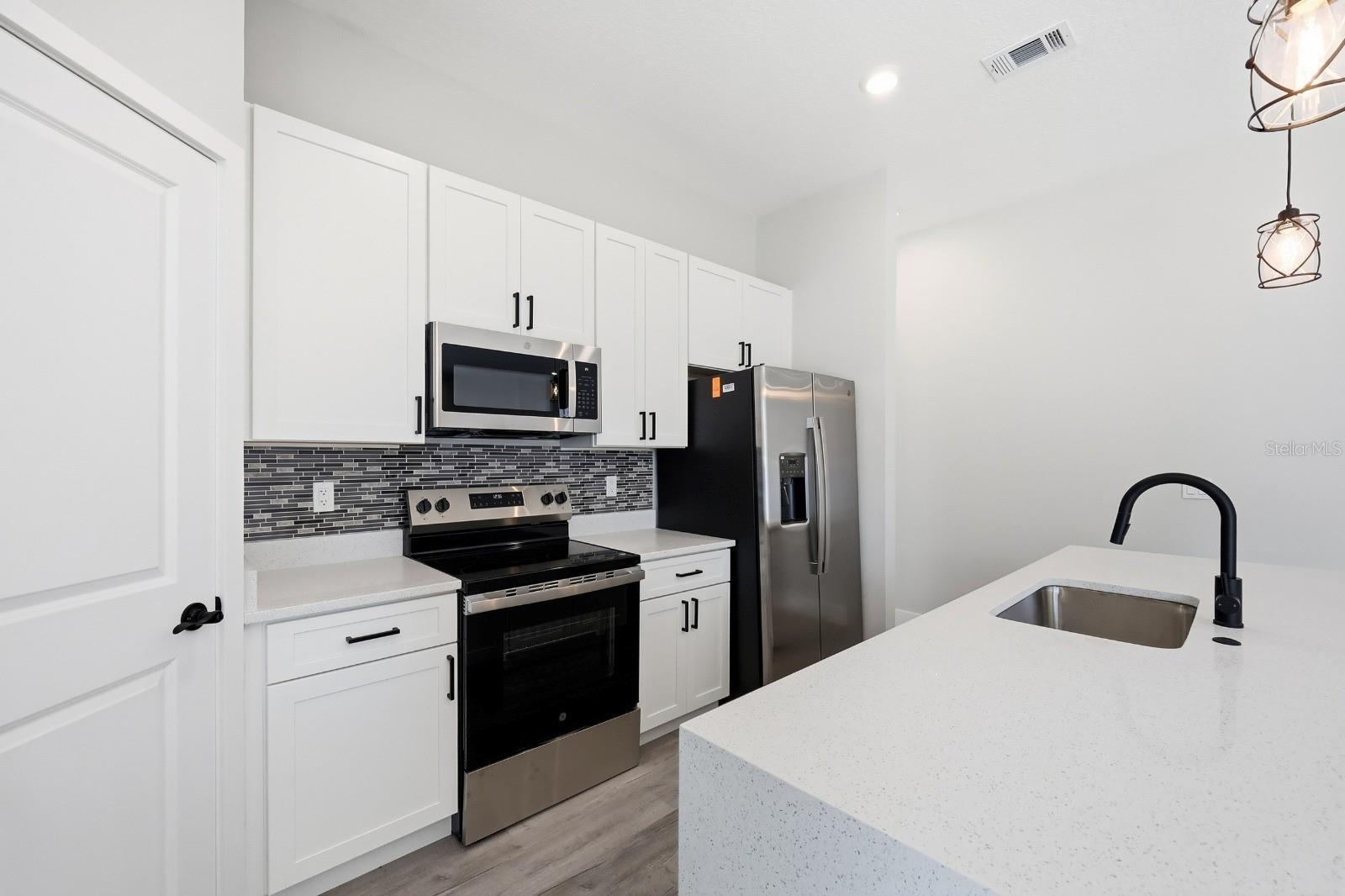 MARION OAKS UN 9 - Residential