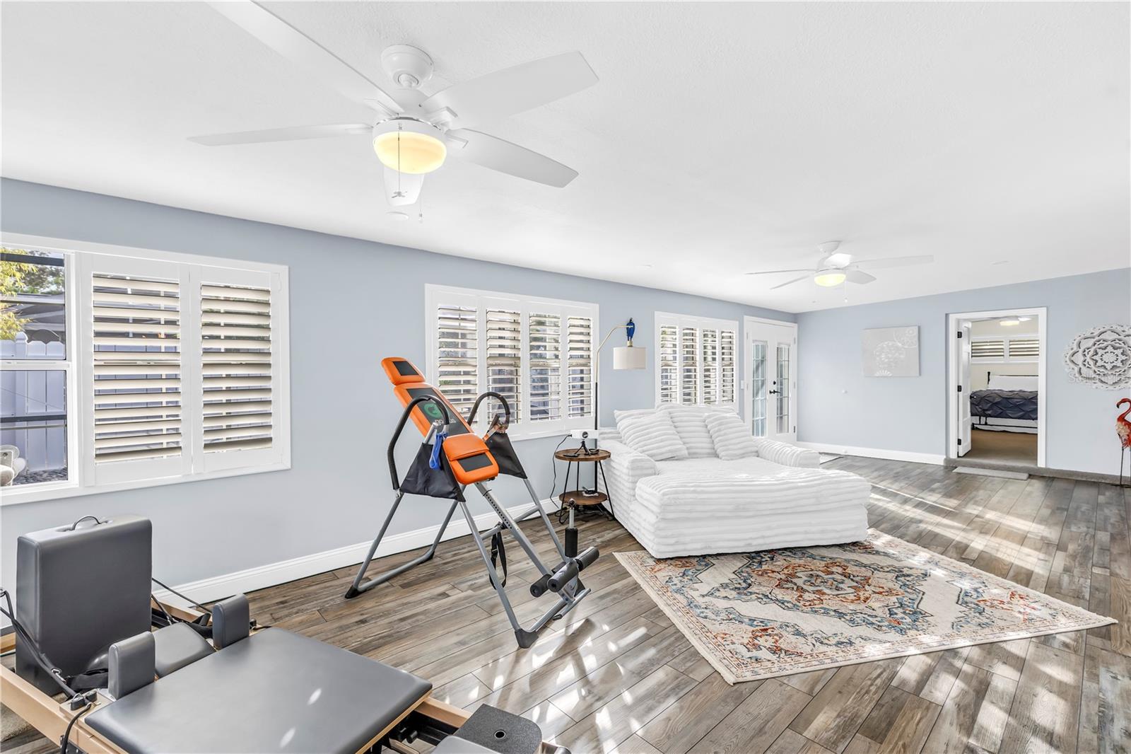 TIERRA VERDE - Residential