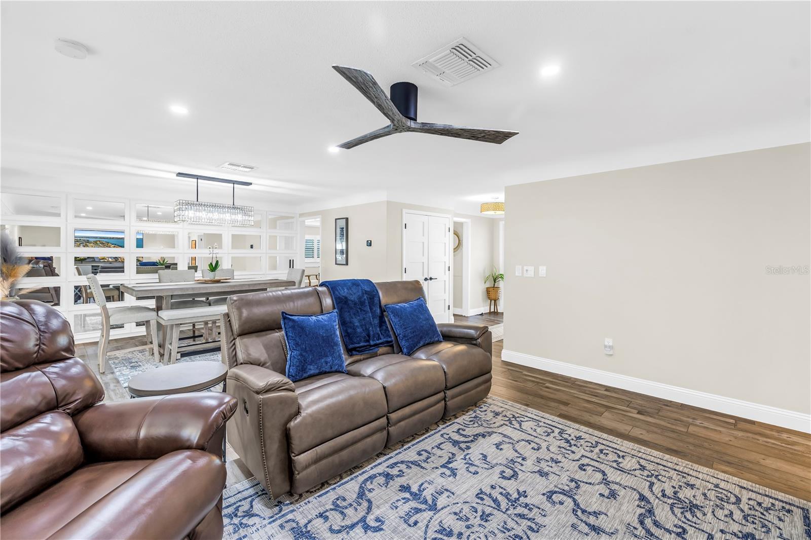 TIERRA VERDE - Residential