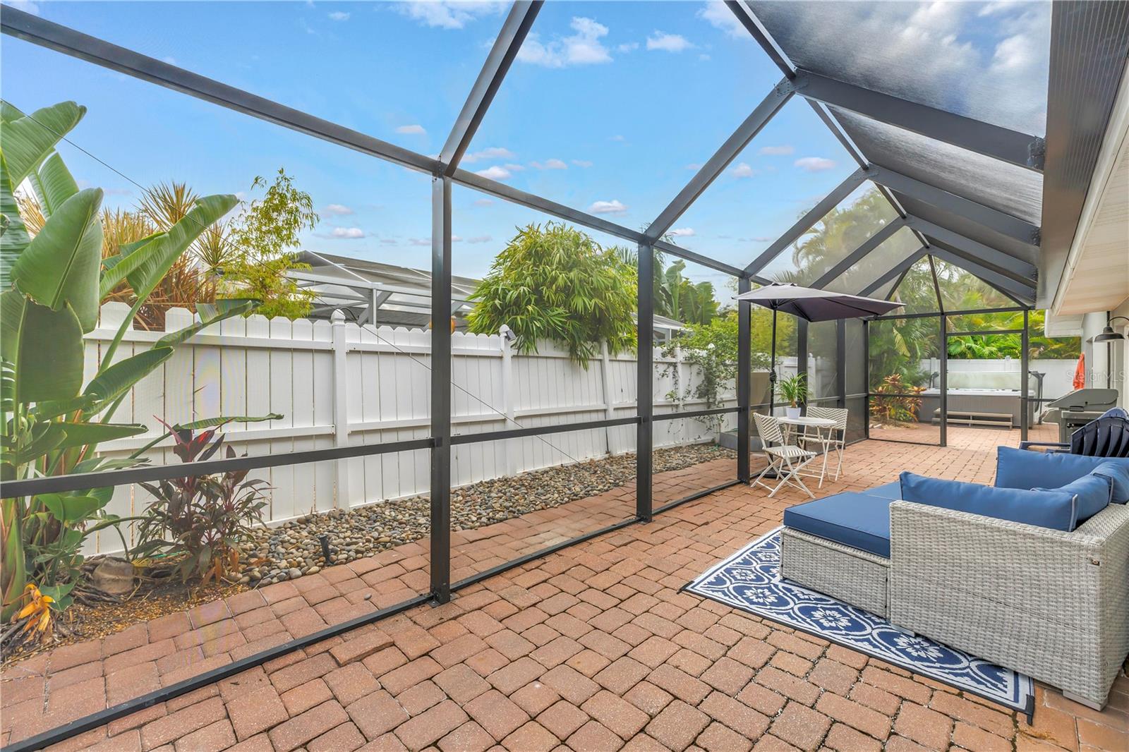 TIERRA VERDE - Residential