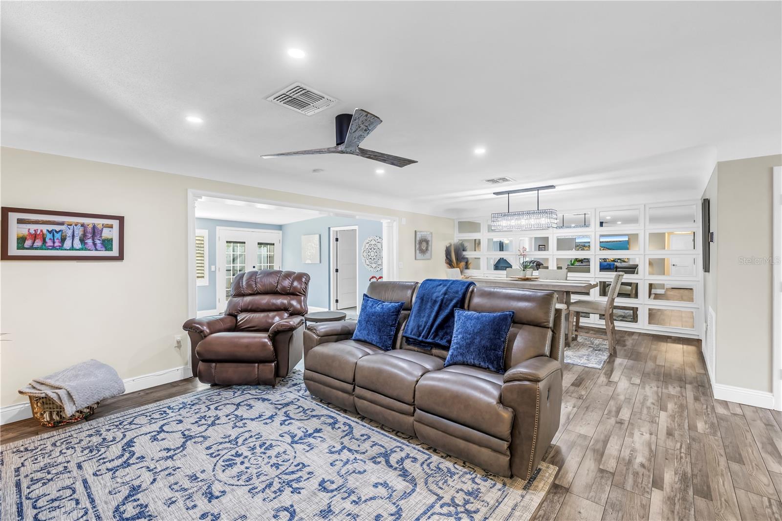 TIERRA VERDE - Residential