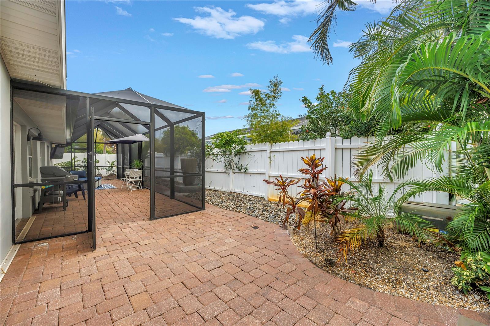 TIERRA VERDE - Residential