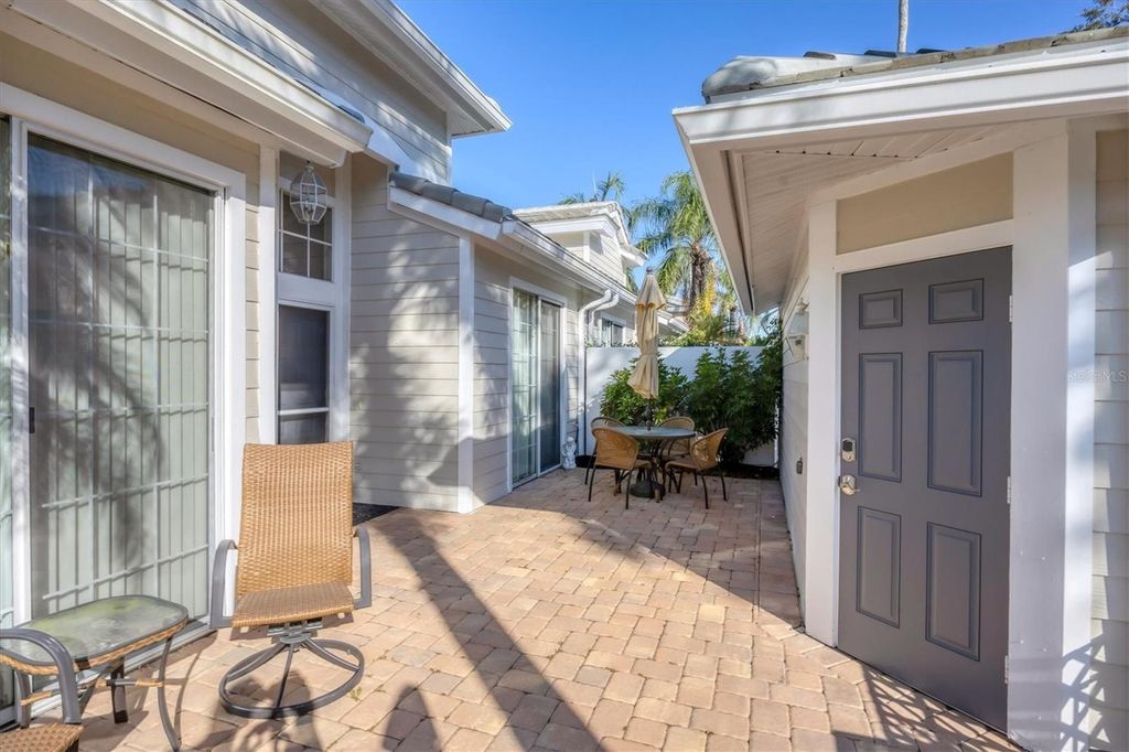 Photo of 7714 Whitebridge Glen, University Park, FL 34201 (MLS # A4673482)