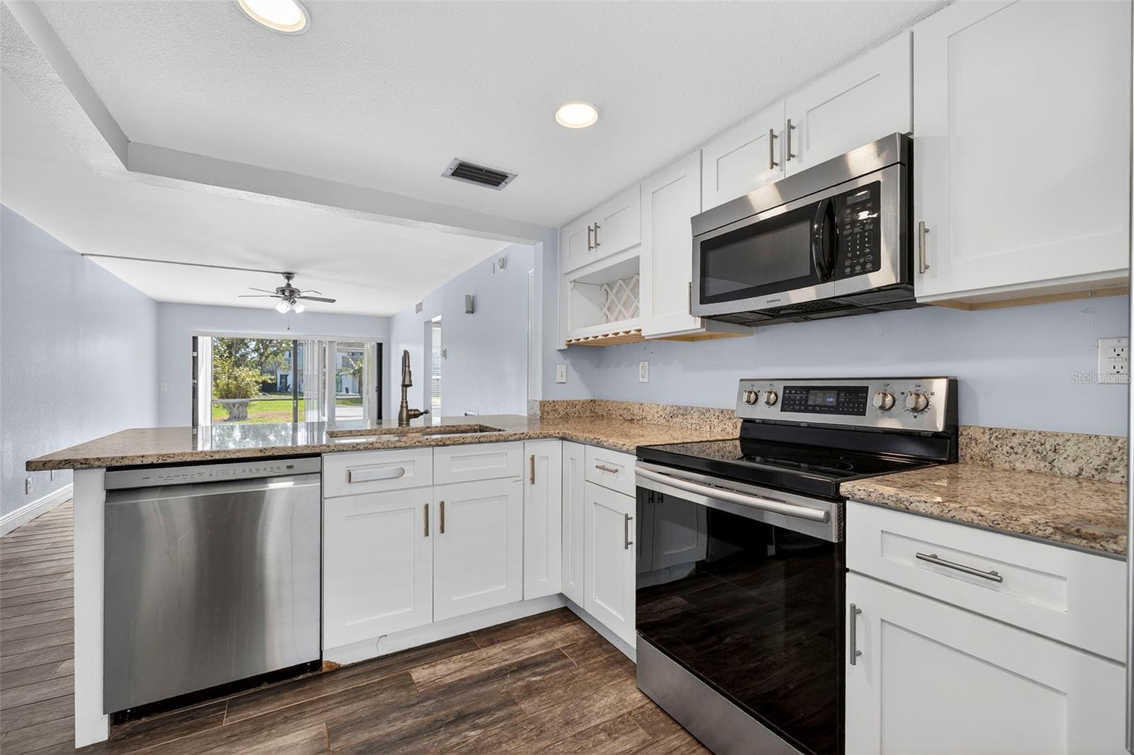 CASA DEL MAR CONDO III - Residential