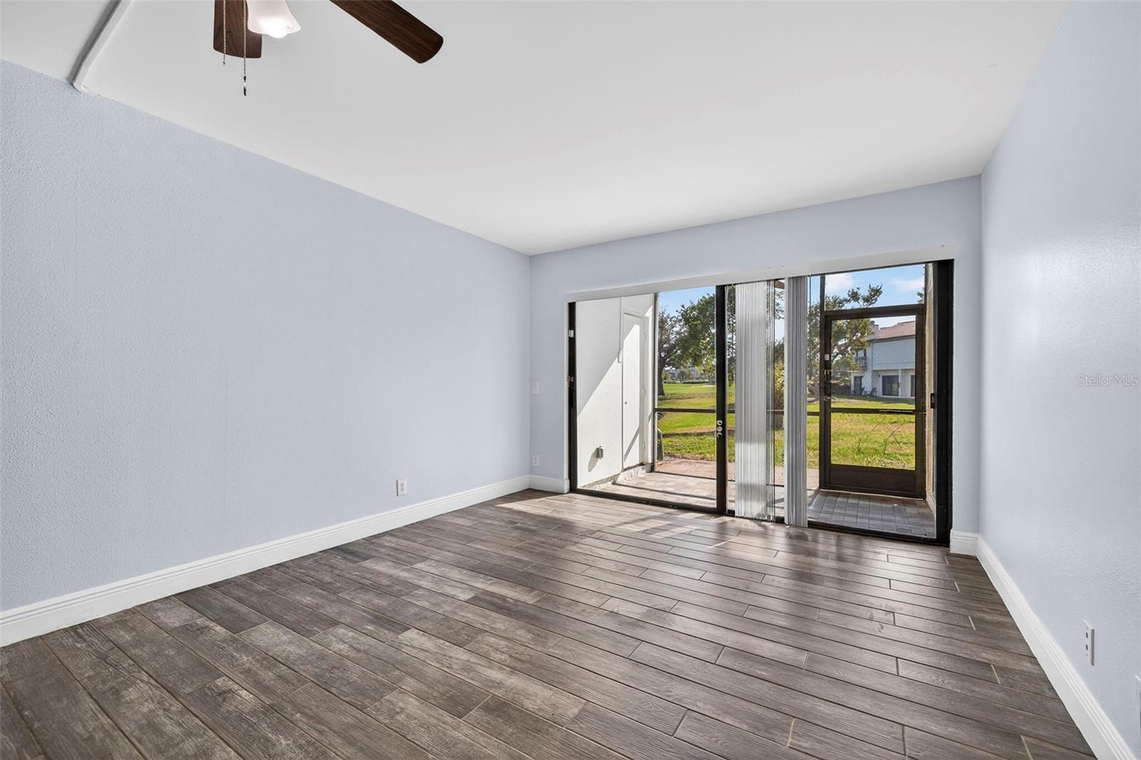 CASA DEL MAR CONDO III - Residential