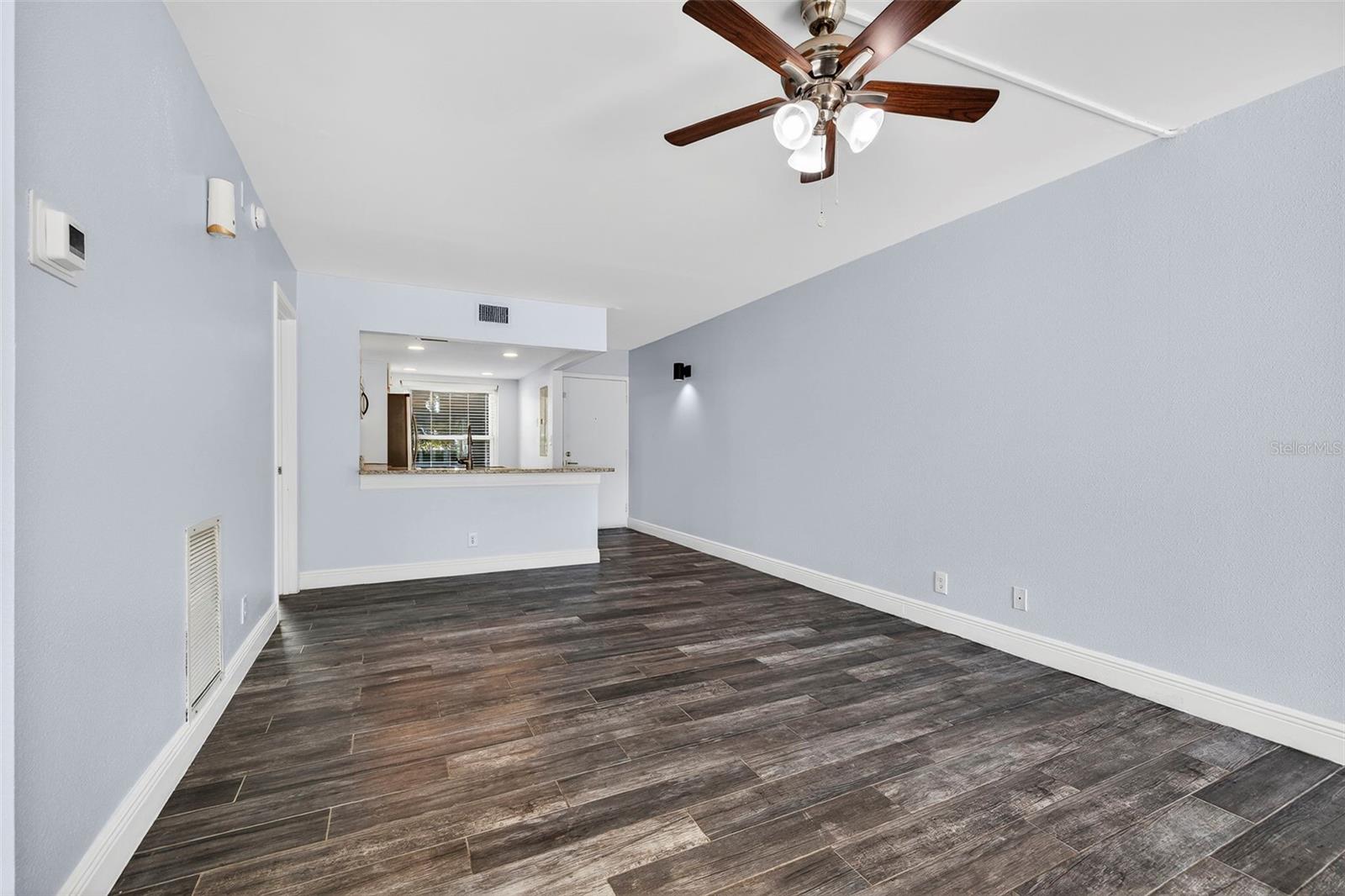 CASA DEL MAR CONDO III - Residential