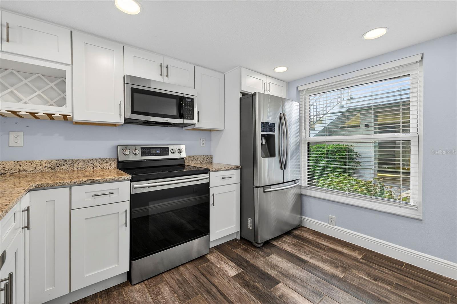 CASA DEL MAR CONDO III - Residential