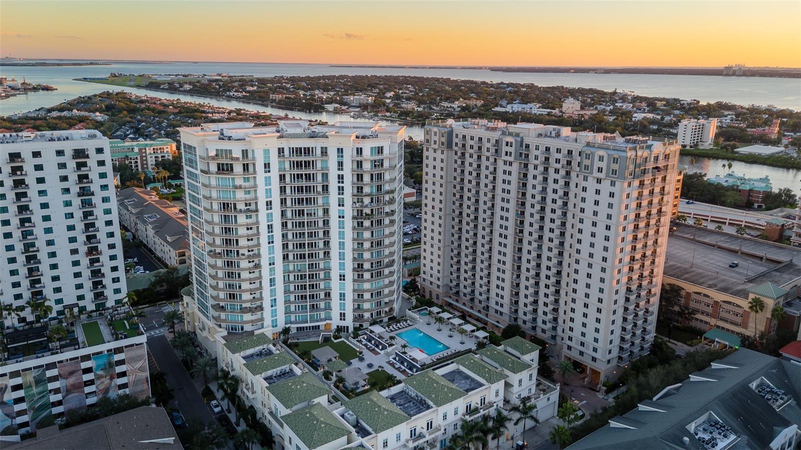 450 KNIGHTS RUN AVENUE 1701