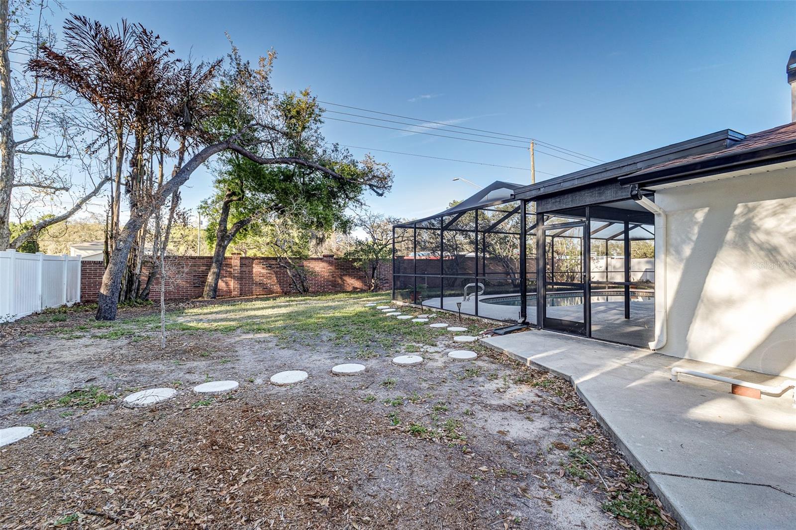 THERESA ARBOR - Residential