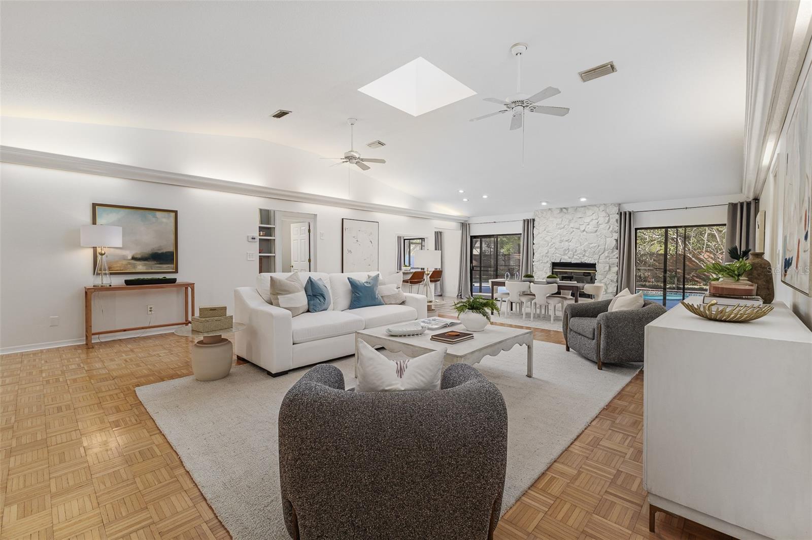 THERESA ARBOR - Residential