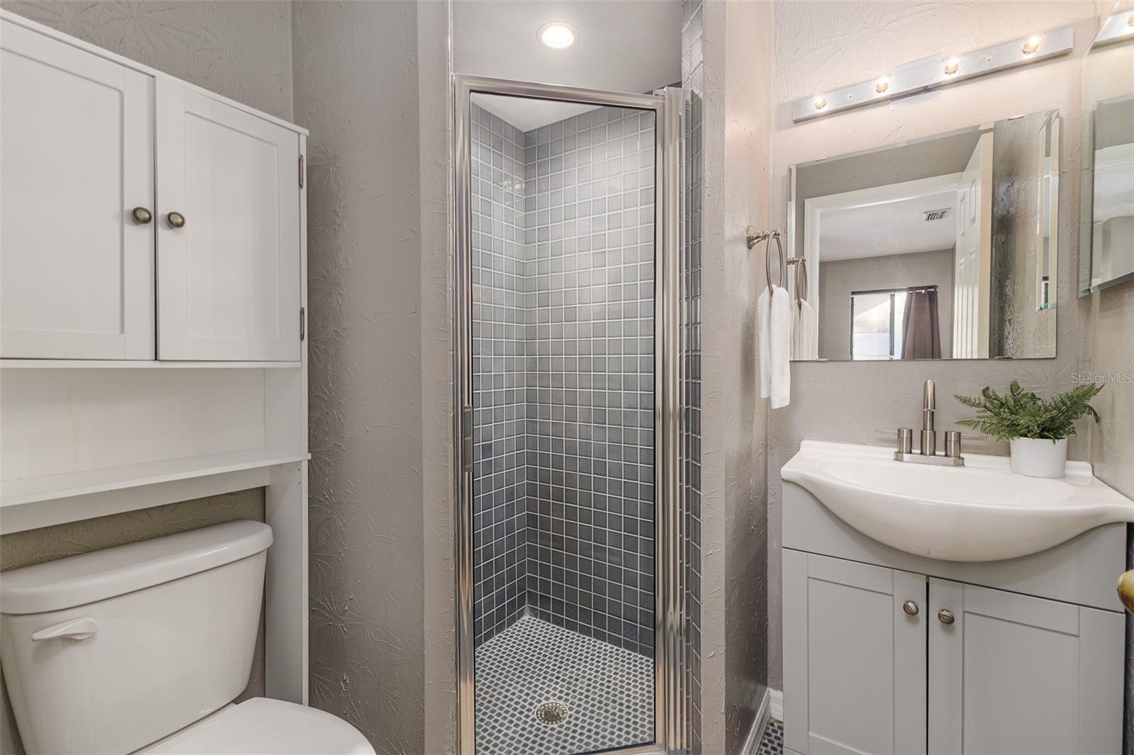 THERESA ARBOR - Residential