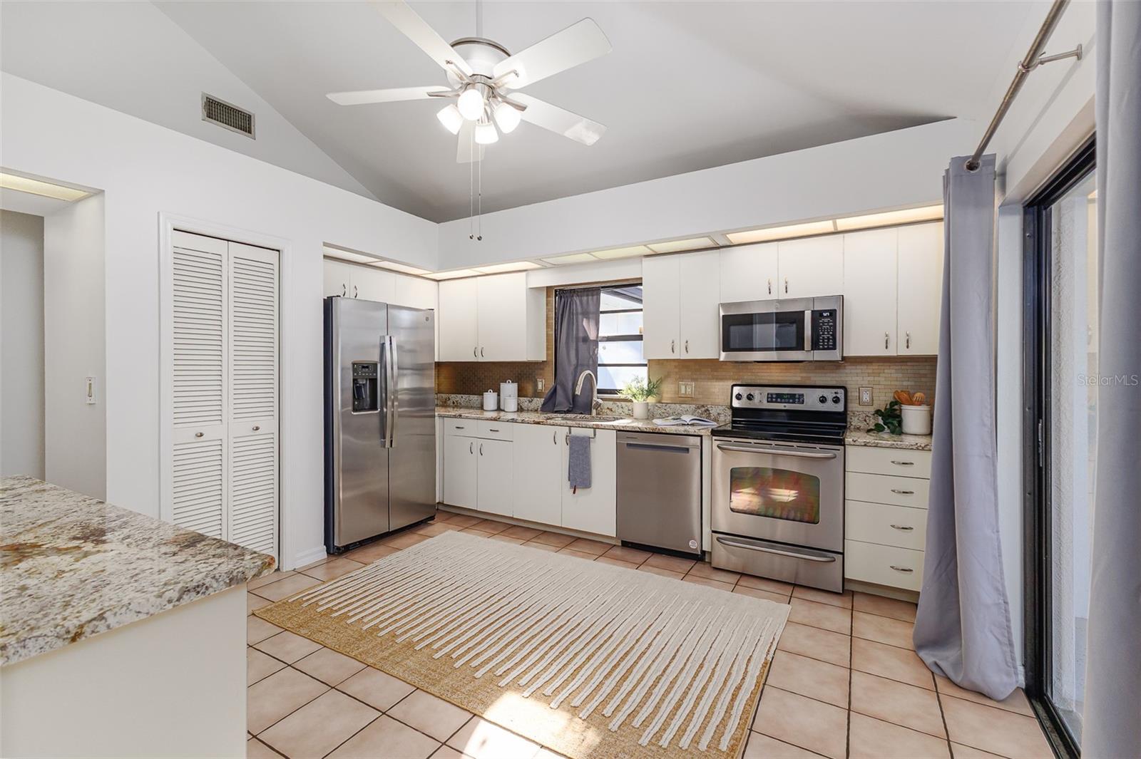 THERESA ARBOR - Residential