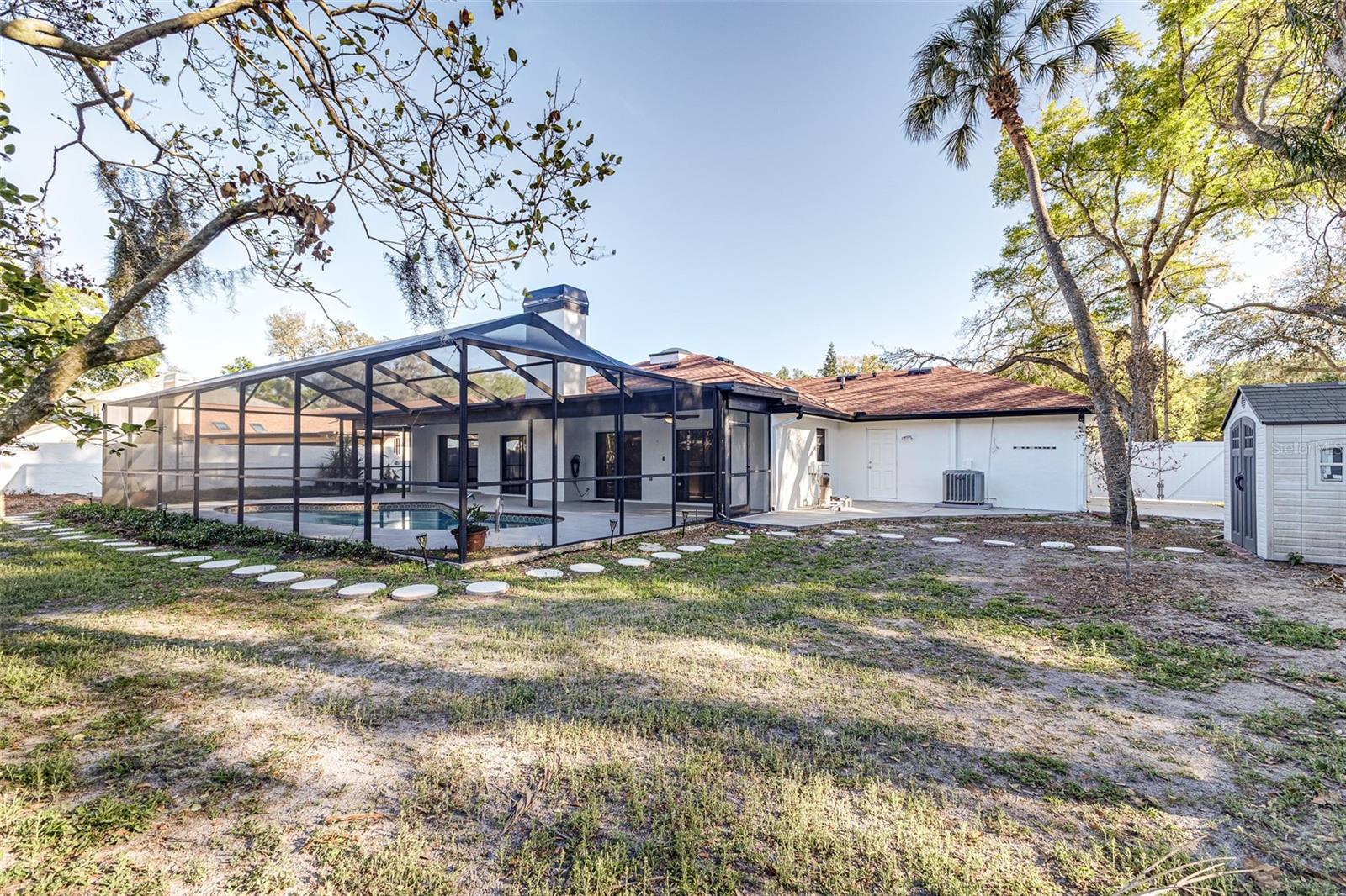 THERESA ARBOR - Residential