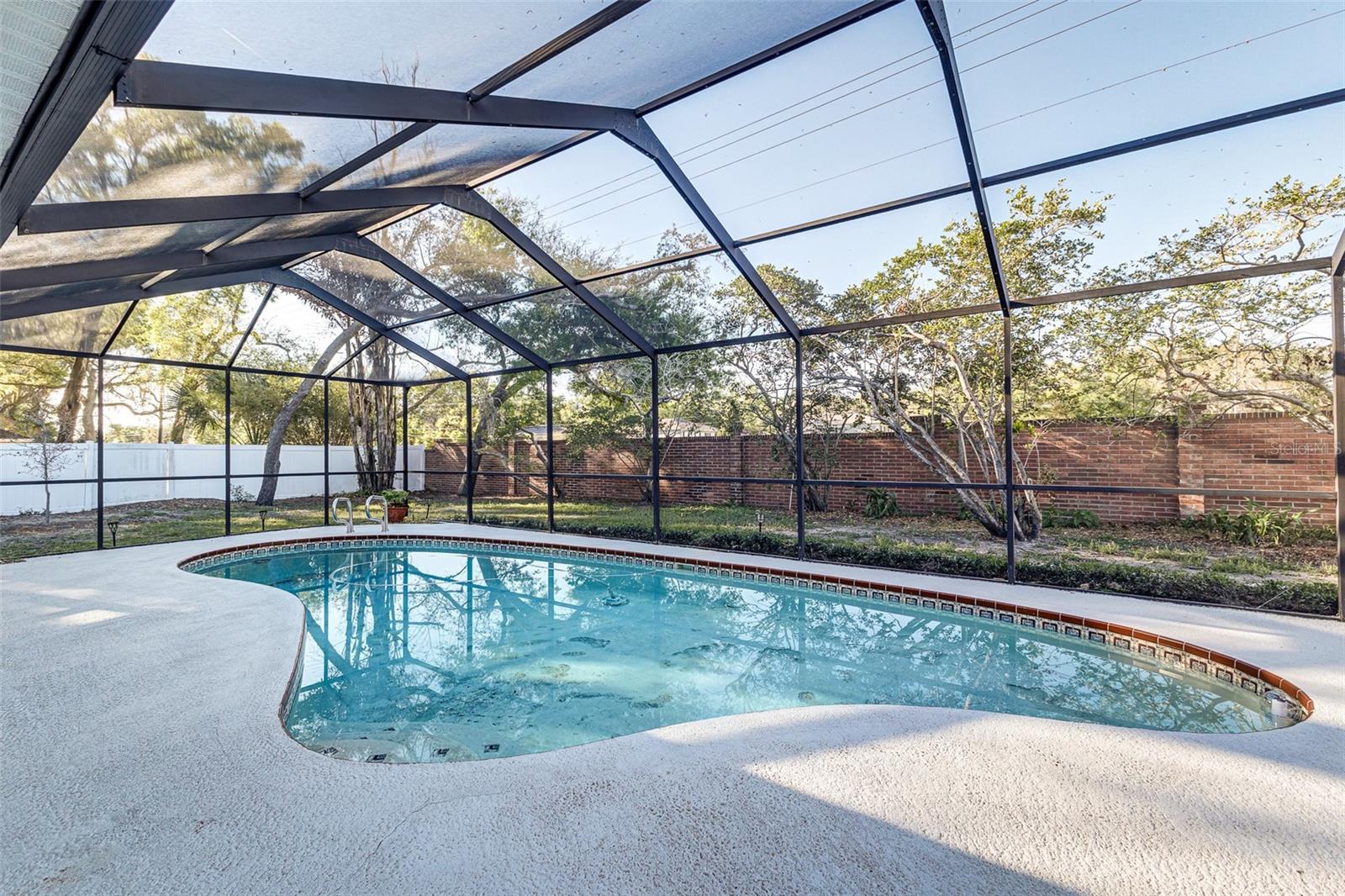 THERESA ARBOR - Residential