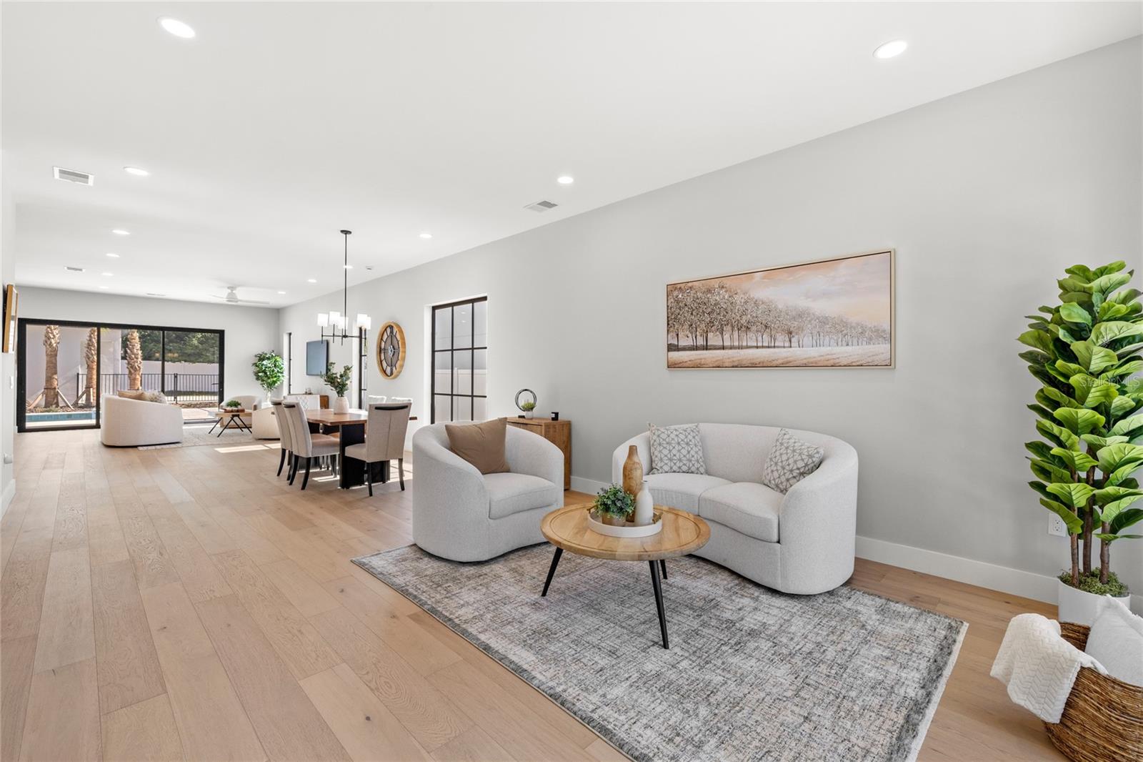 LAKE EMERALD - Residential