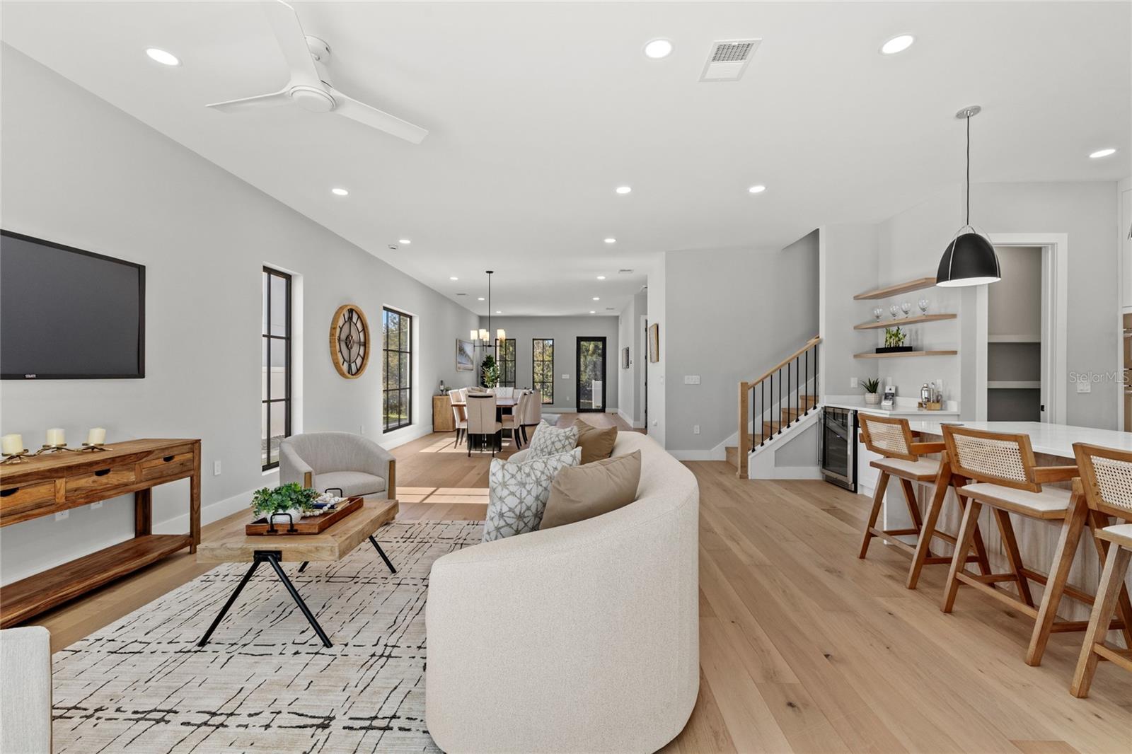 LAKE EMERALD - Residential