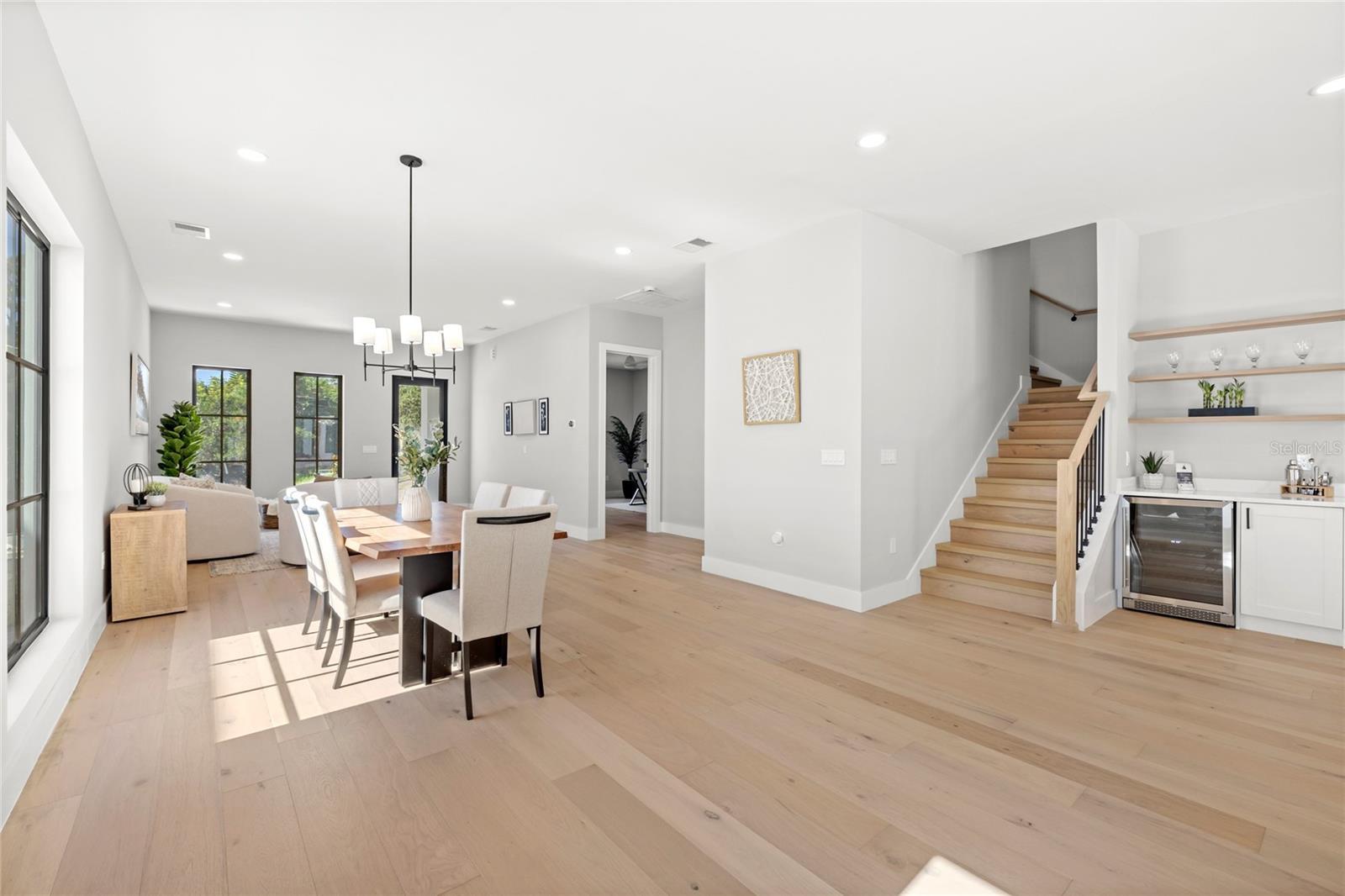 LAKE EMERALD - Residential